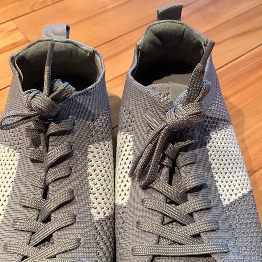 Aldo Z Aldo gray/white stripe mesh sneakers, new, size 9 Size US 9 / EU 42 - 6 Thumbnail