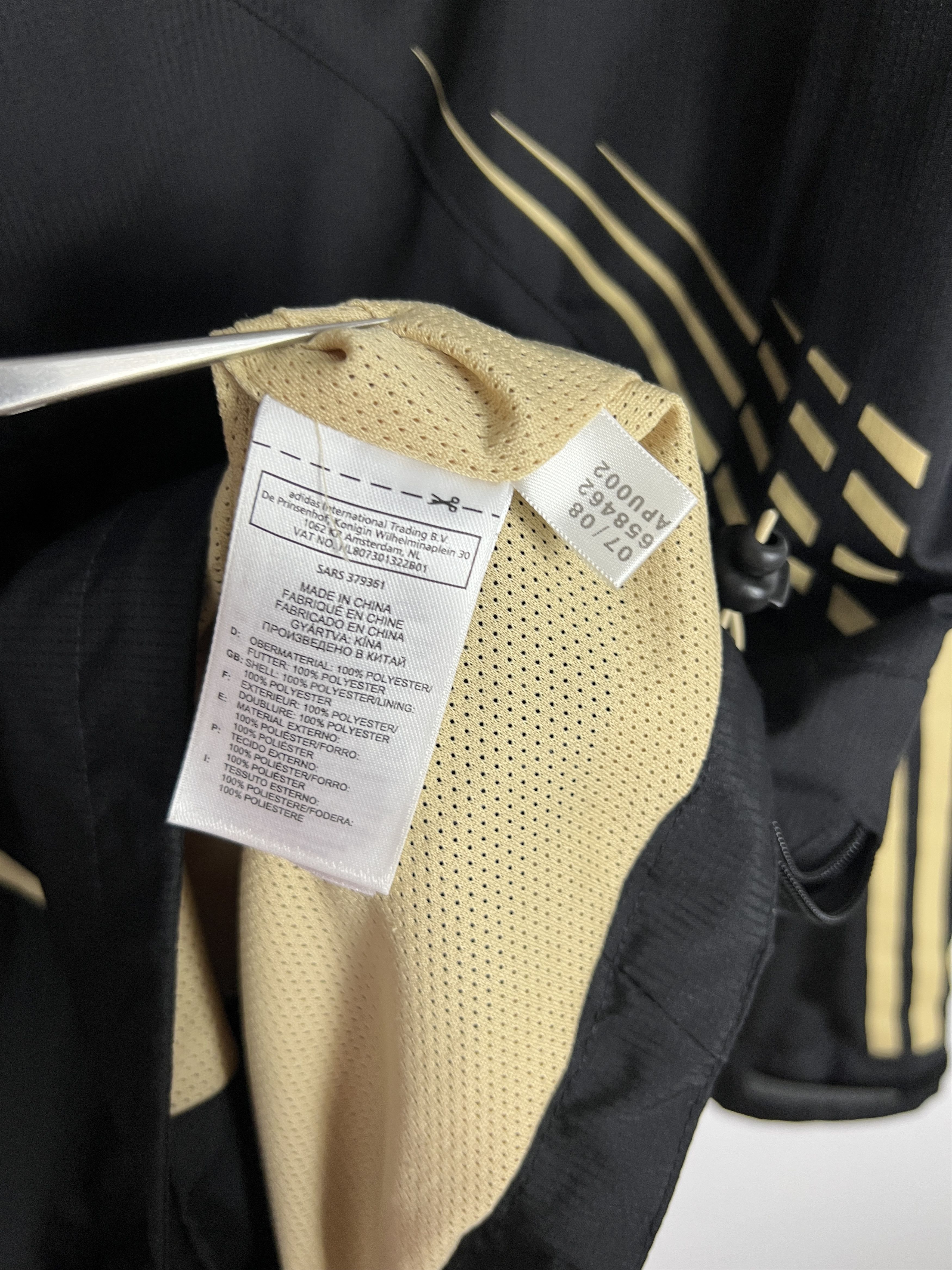 Adidas Vintage Adidas Liverpool Football Jacket Soccer Hooded Size US L / EU 52-54 / 3 - 11 Thumbnail