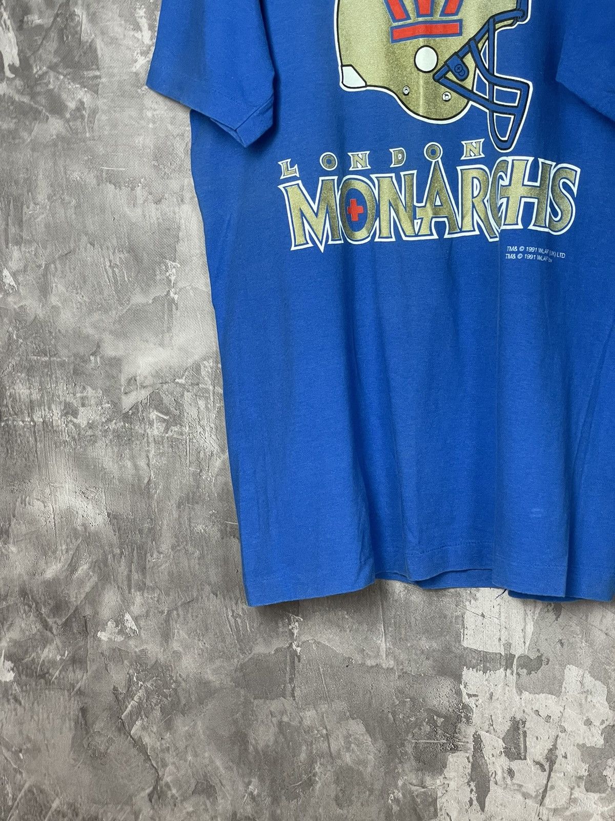 Vintage Vintage 90s London Monarchs Tshirt 1999 NFL Crewneck Size US XL / EU 56 / 4 - 5 Thumbnail