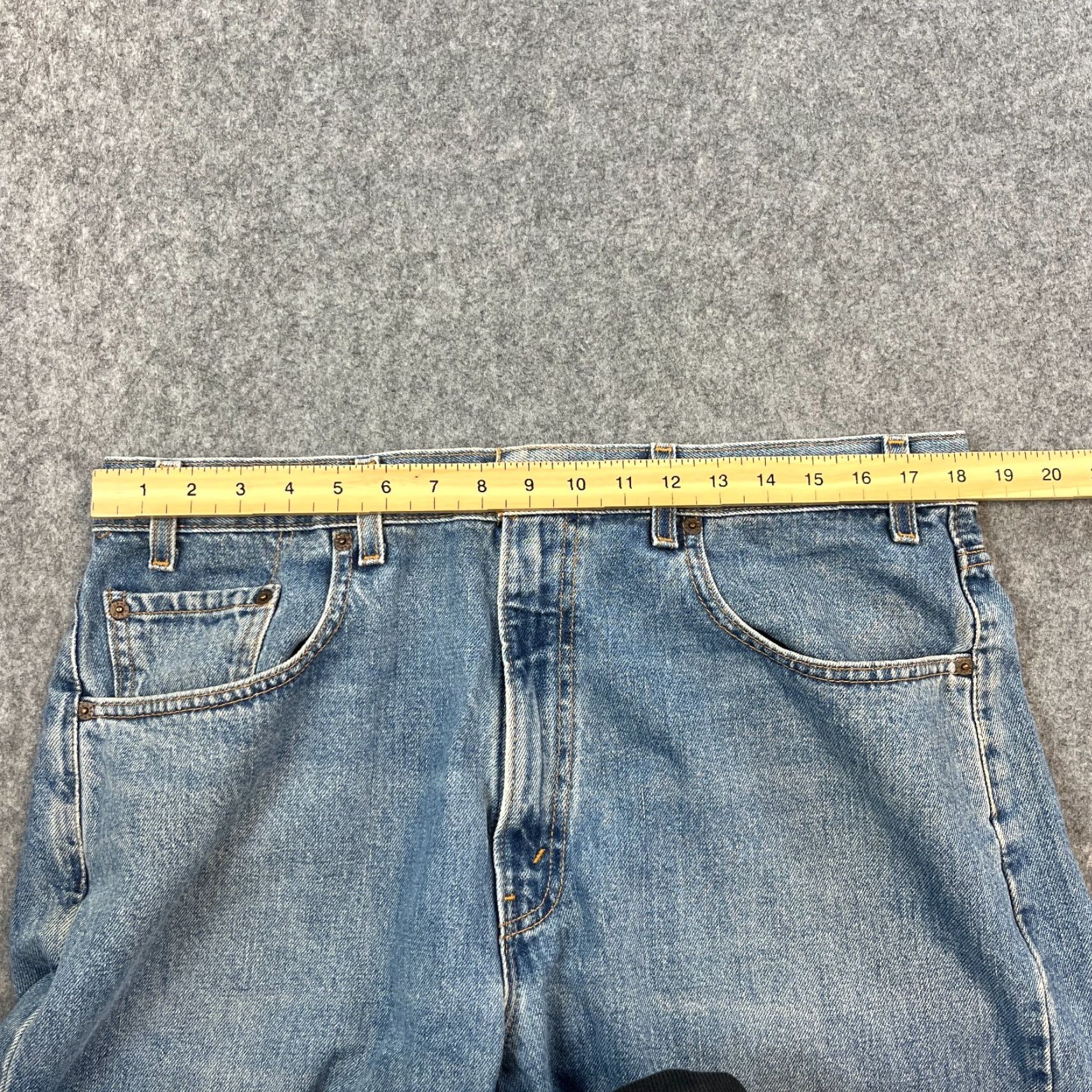 Levi's VINTAGE Levi's 569 Jeans Mens Relaxed Straight 38 Light Blue 90s Levi's 569 Mens Jeans Relaxed Straight 38 Light Blue 90s Size US 38 / EU 54 - 6 Thumbnail