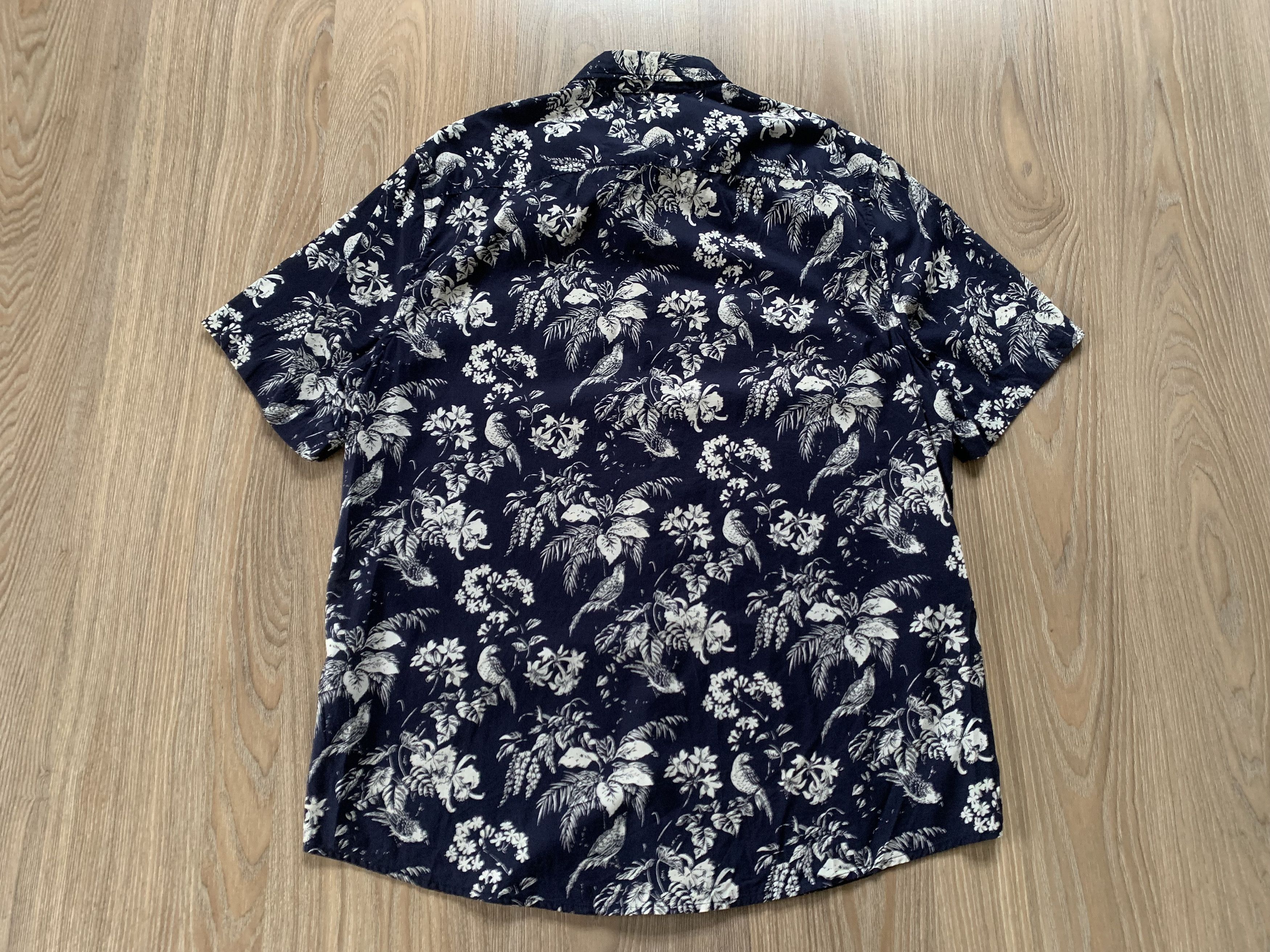 H&M H&M Hawaiian Shirt Flower Overprint Size US L / EU 52-54 / 3 - 3 Thumbnail