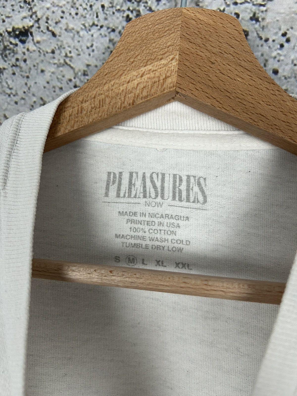 Pleasures Pleasures Angel Graphic Tee Streetwear Hype Skate Rap Size US M / EU 48-50 / 2 - 4 Thumbnail