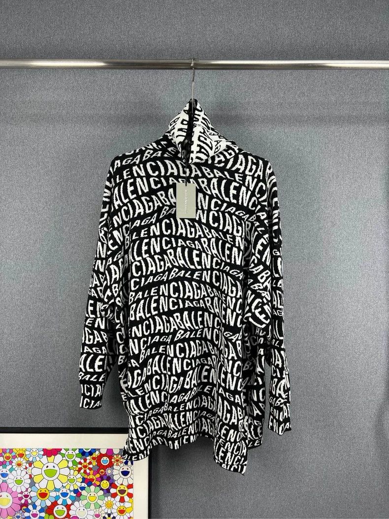 Balenciaga Balenciaga Bullet screen full of LOGO sweater 2503-Nextarro Size US XS / EU 42 / 0 - 1 Thumbnail