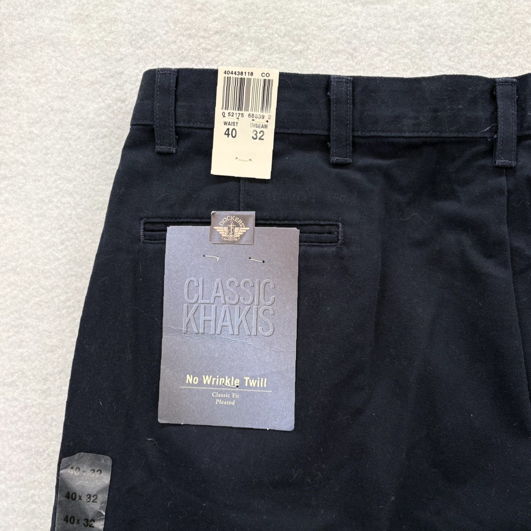 Dockers VINTAGE Dockers Classic Khakis Pants Mens 40x32 Navy No Wrinkle Twill Pleated Chino VTG Size US 40 / EU 56 - 2 Thumbnail