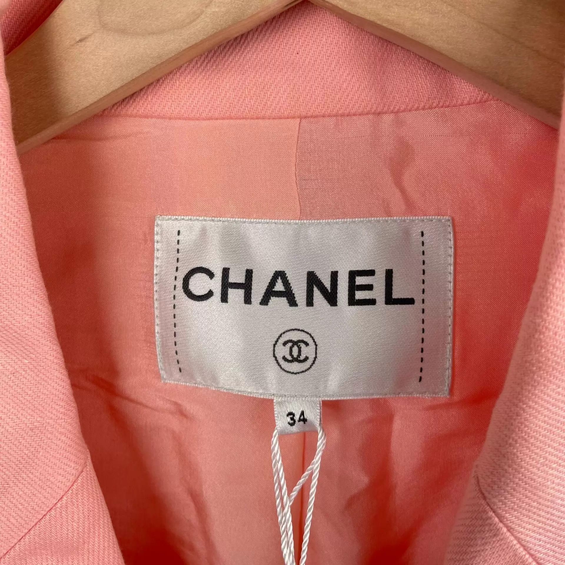 Chanel Chanel Women's Pink Suit w/ Detachable Bag Size XS / US 0-2 / IT 36-38 - 4 Thumbnail