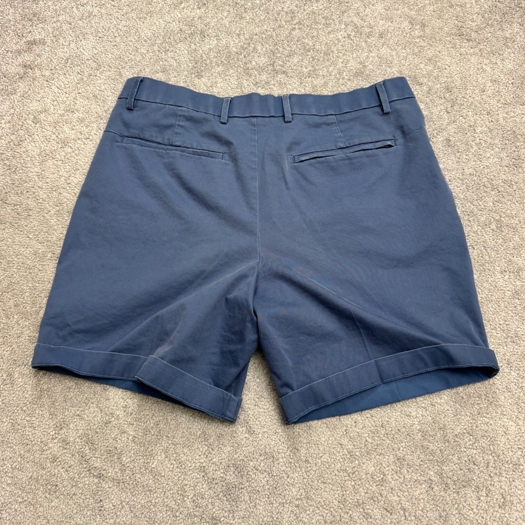 Banana Republic VINTAGE Banana Republic Aiden Chino Shorts Mens 35 Navy Blue Flat Front Casual Preppy 90s Mens Size US 35 - 2 Thumbnail