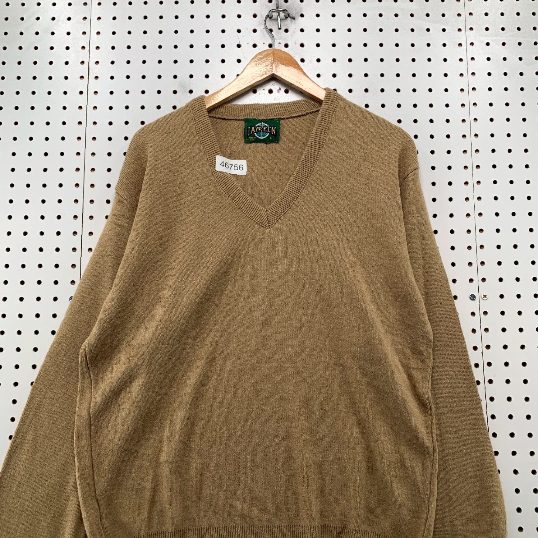 Jantzen VINTAGE Jantzen Sweater Mens Large Tan V Neck Acrylic Pullover Made In Usa Size US L / EU 52-54 / 3 - 4 Thumbnail