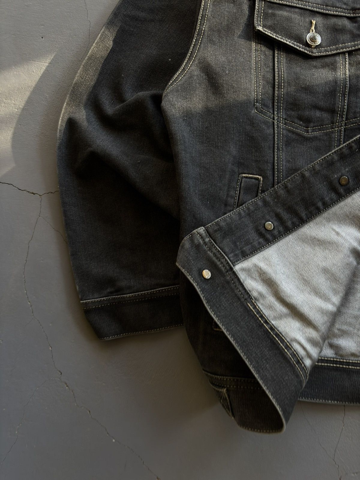 Rocawear Vintage Rocawear Black Denim Jacket Faded Y2K Size L Size US L / EU 52-54 / 3 - 3 Thumbnail