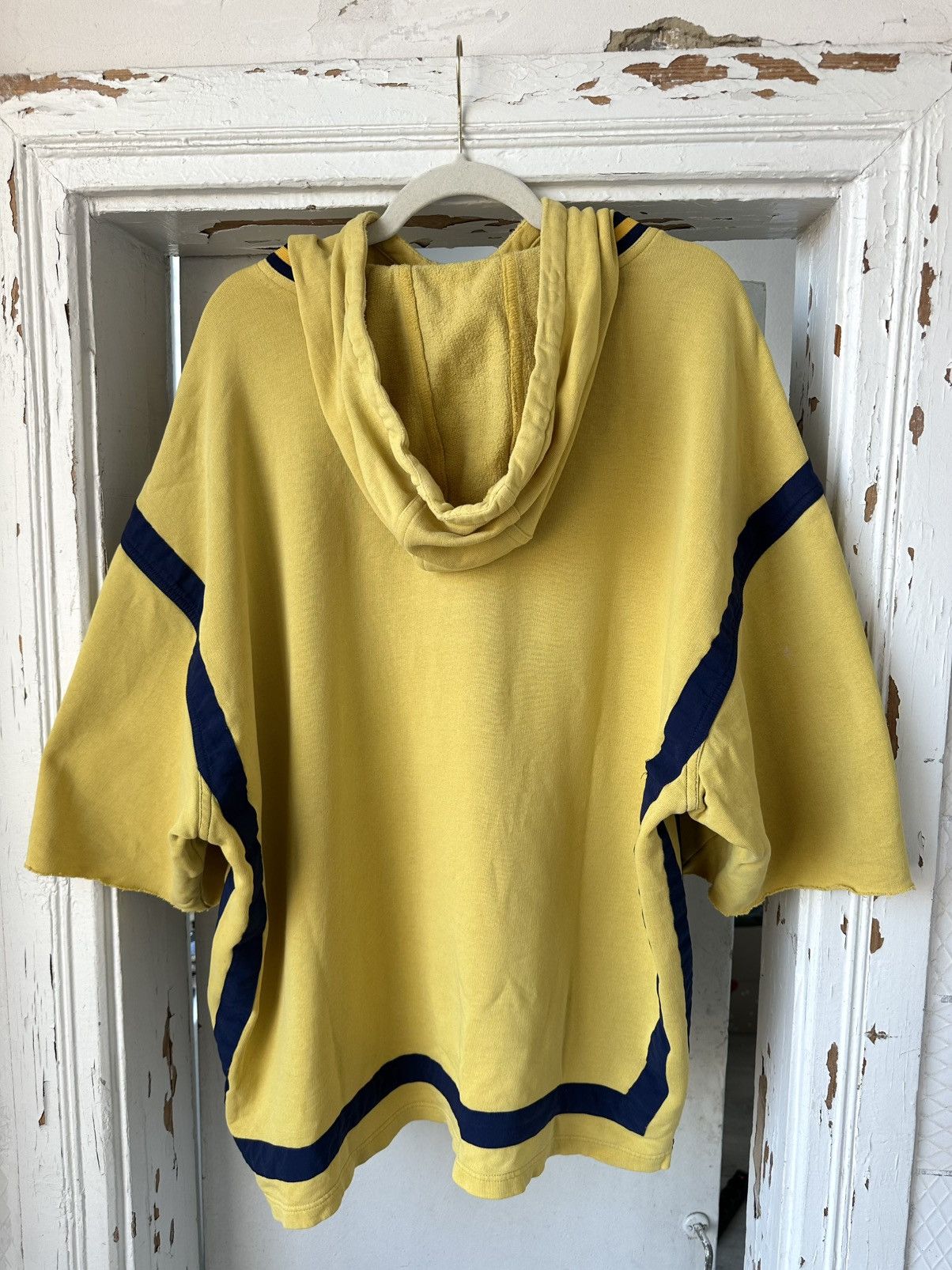 Vintage Vintage 90s Adidas Basketball Yellow Torn Oversized Hoodie Size US L / EU 52-54 / 3 - 10 Thumbnail