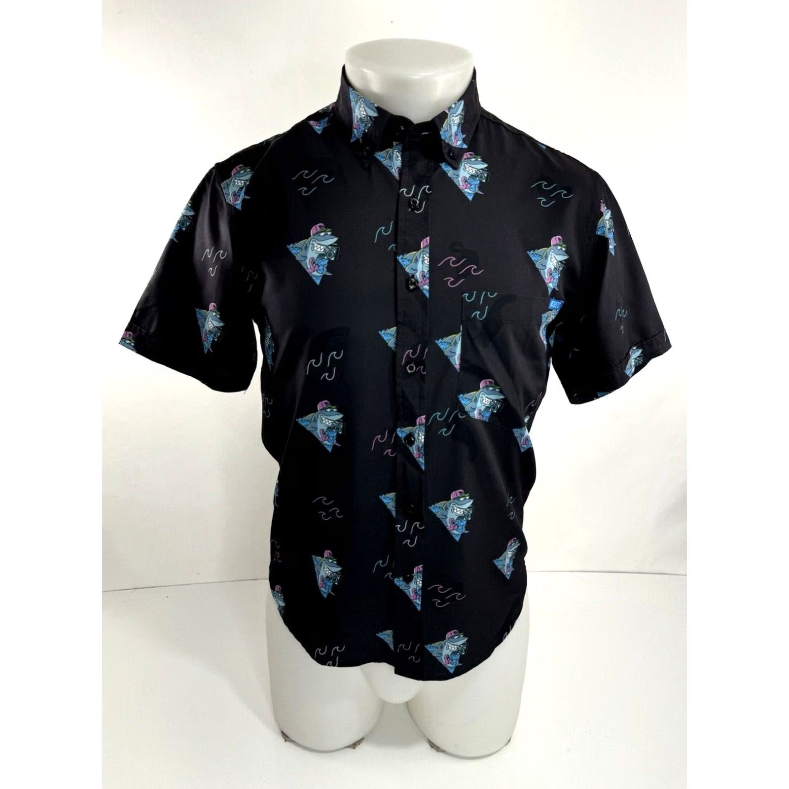 Vintage RSVLTS SHARK WEEK 2021 Mens XS Kunaflex Shirt Size US XS / EU 42 / 0 - 2 Thumbnail