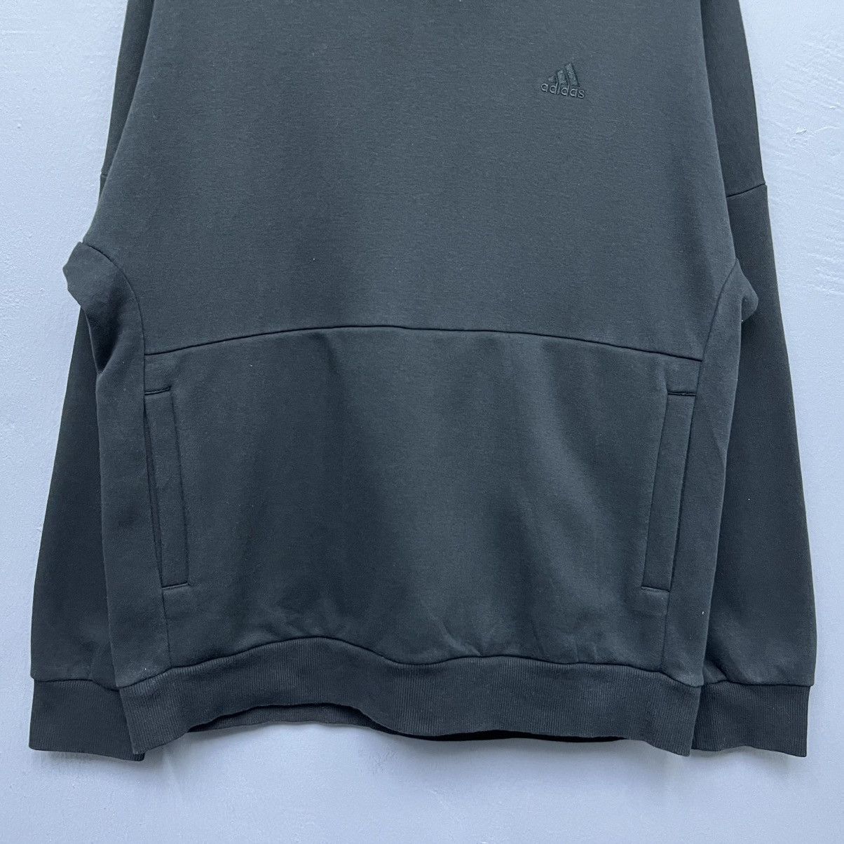 Adidas Adidas The Three Stripes Crewneck Sweatshirt Size US M / EU 48-50 / 2 - 4 Thumbnail