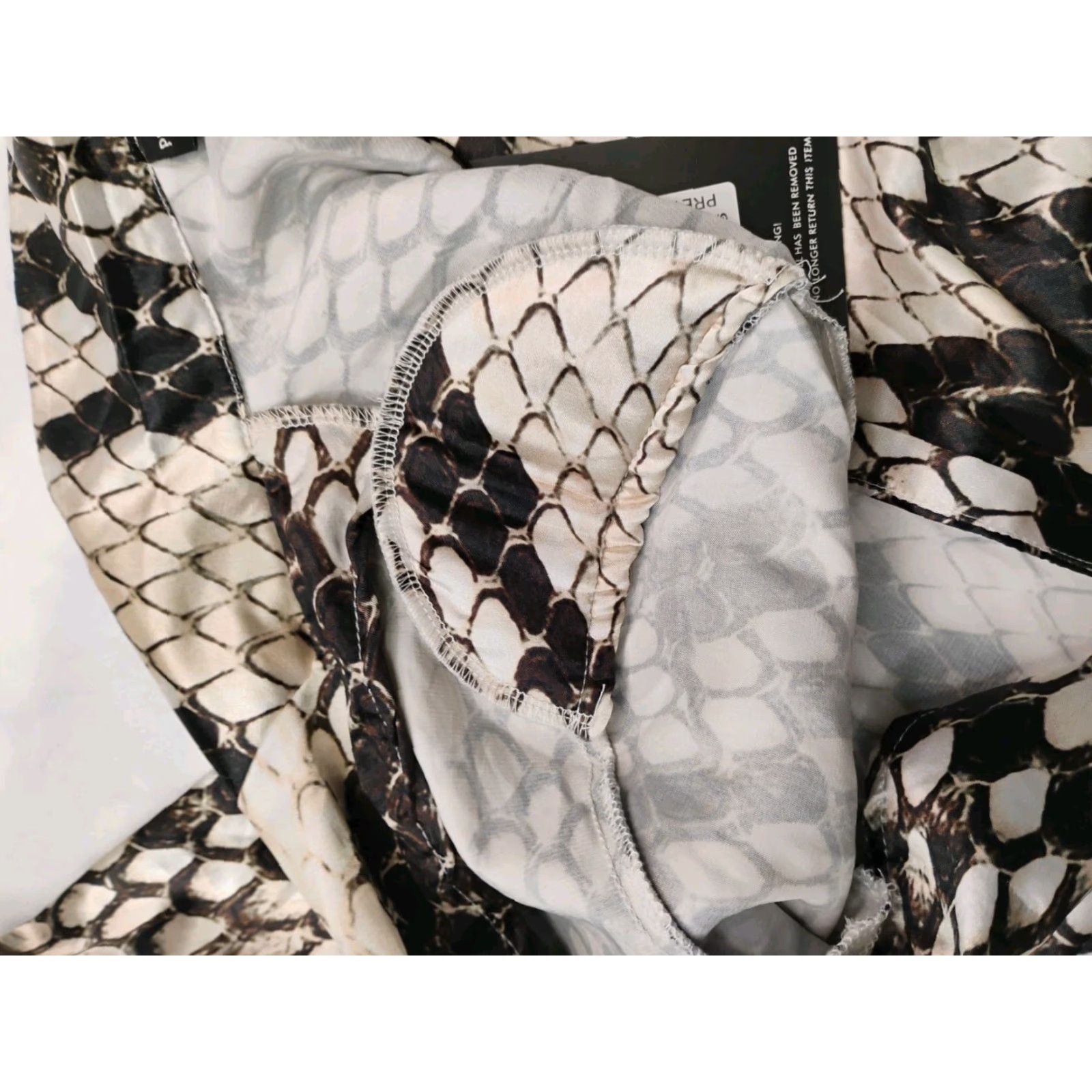 PrettyLittleThing PRETTYLITTLETHING Snake Print Long Sleeve Blazer Dress Gray Satin Knee Length 4 US 8 UK Regular Womens Shoulder Pads Shoes? No footwear. Size S / US 4 / IT 40 - 5 Thumbnail