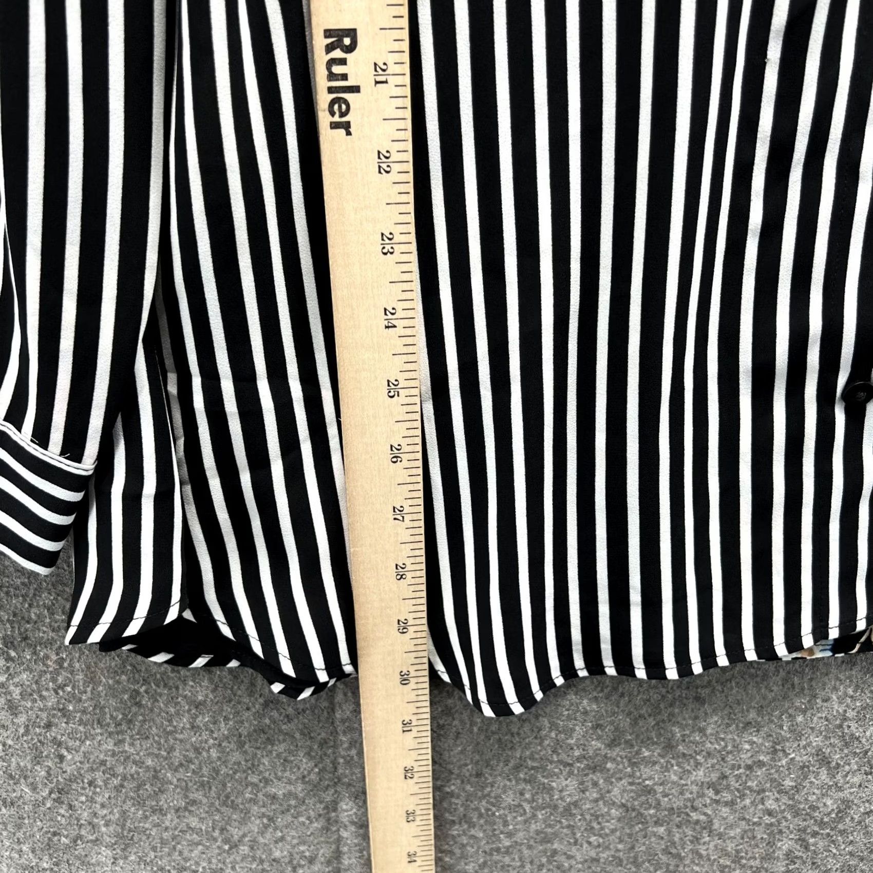 Vintage Chico'S Shirt Womens 2 Black White Stripes Preppy Dress Sateen Button Down Size XS / US 0-2 / IT 36-38 - 4 Thumbnail
