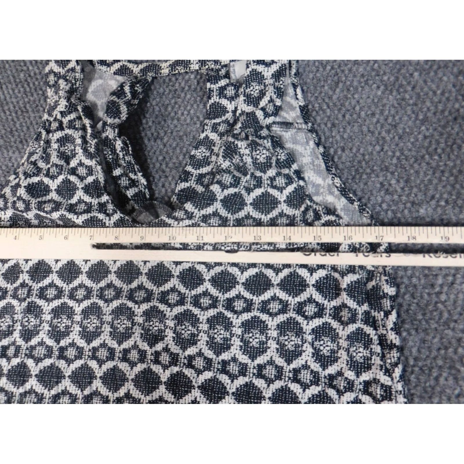Old Navy Old Navy Blouse Tunic Women's Medium Gray Crew Neck Sleeveless Dolman Sleeve Casual Dog Theme Polyester Down Fabric Size M / US 6-8 / IT 42-44 - 7 Thumbnail