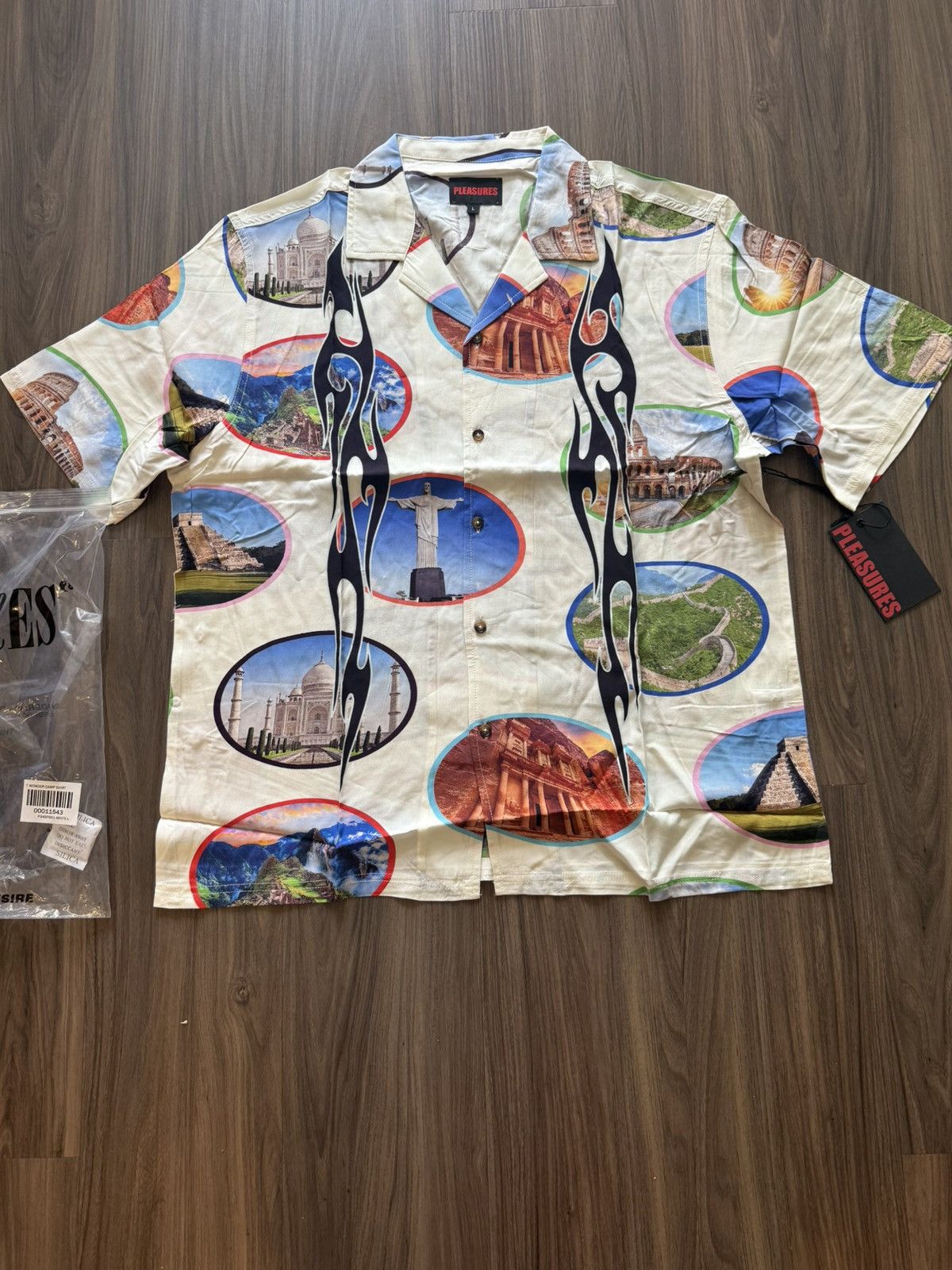 Pleasures Pleasures Landmark Print Button Up Shirt Size Large Cream Size US L / EU 52-54 / 3 - 2 Thumbnail