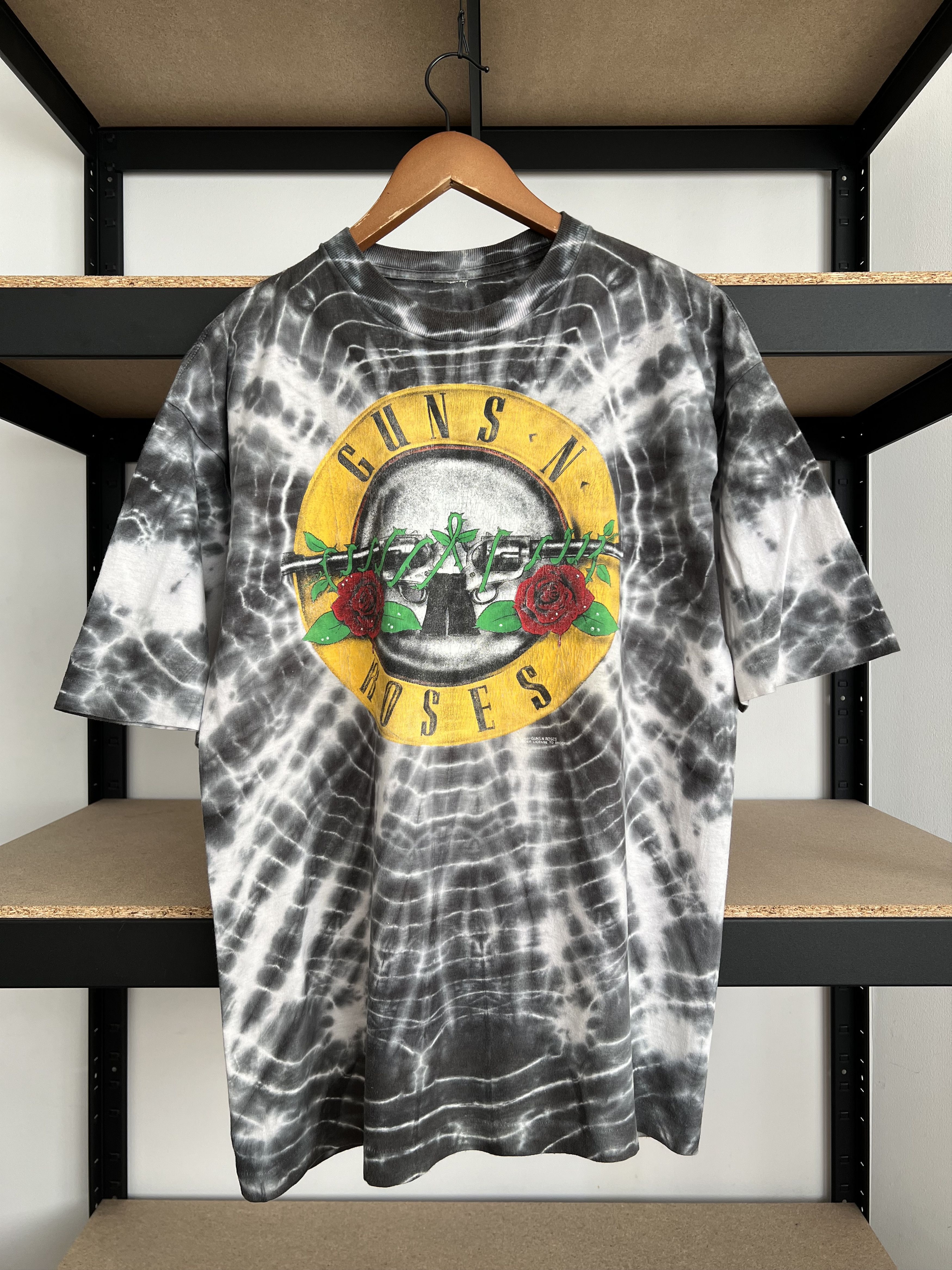 Band Tees Vintage 1987 Guns N Roses Symmetria Tie Dye T-shirt Size US L / EU 52-54 / 3 - 1 Thumbnail