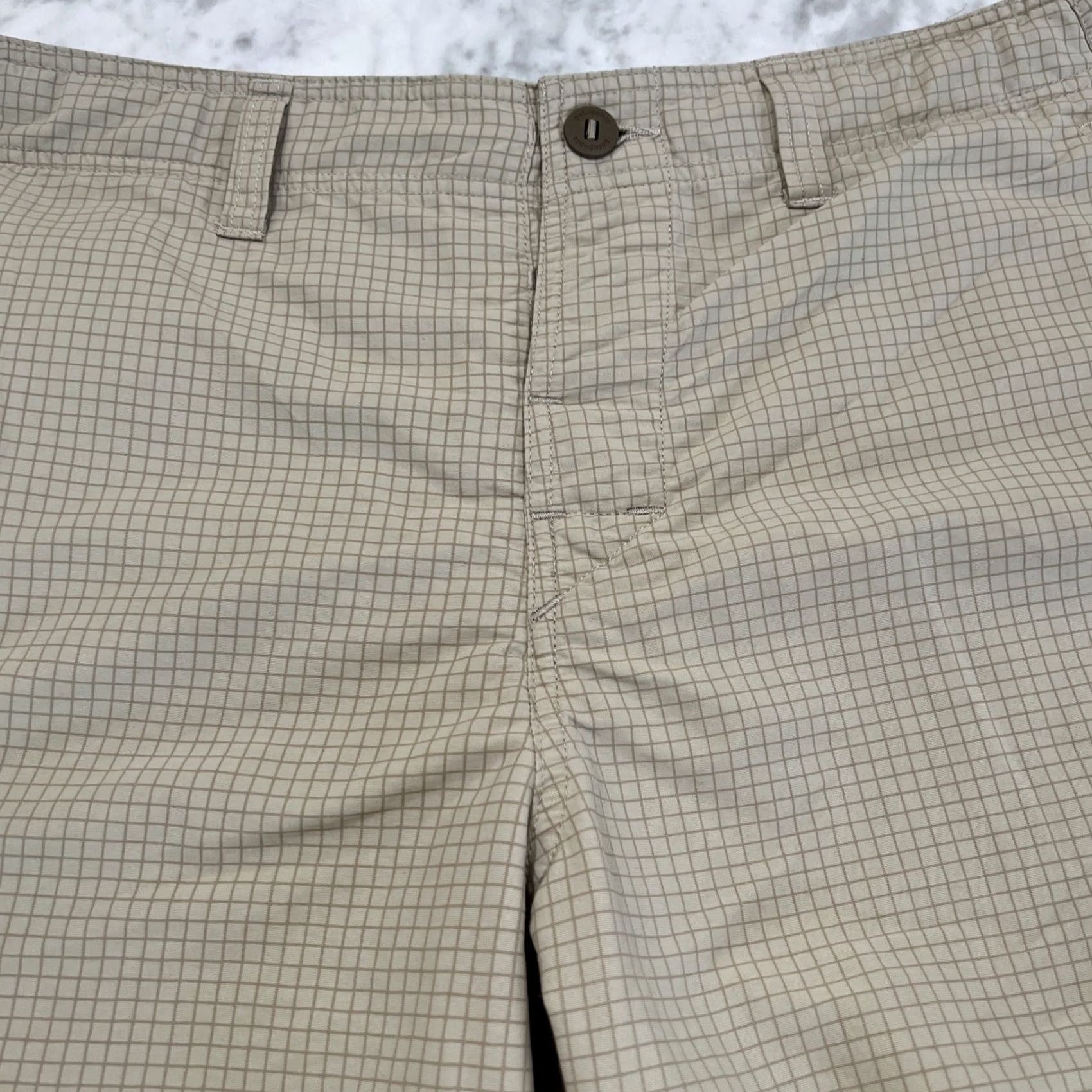 Patagonia Patagonia Shorts Men’s 36 Lightweight Nylon Cargo Button Fly Drawstring Checker Cargo Pocket Summer Outdoor Mens Regular Daywear Shorts Size US 36 / EU 52 - 4 Thumbnail
