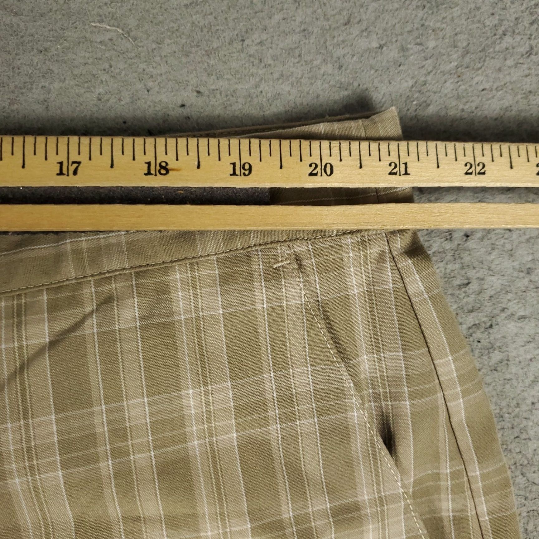 Adidas Adidas Shorts Mens Size 42 Beige Plaid Golf Slash Pockets Flat Front Chino Size US 42 / EU 58 - 4 Thumbnail
