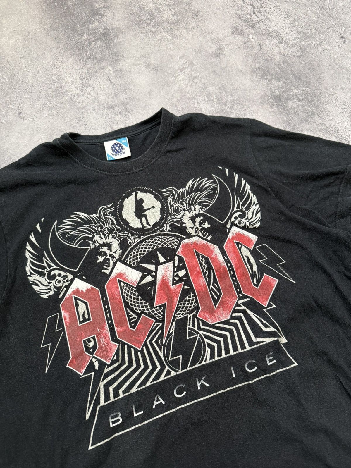 Vintage AC/DC Vintage Rock Band T-shirt ac dc Tee Size US XL / EU 56 / 4 - 2 Thumbnail