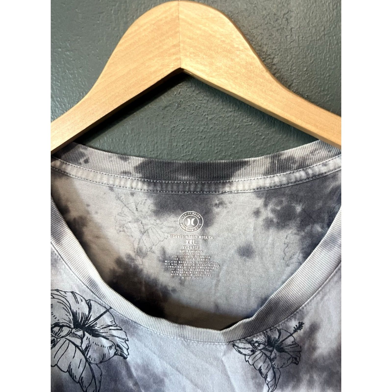 Hurley Hurley Mens Gray Short Sleeve Shirt Floral Pattern Tie Dye Gray Sz 2XL Size US XXL / EU 58 / 5 - 3 Thumbnail