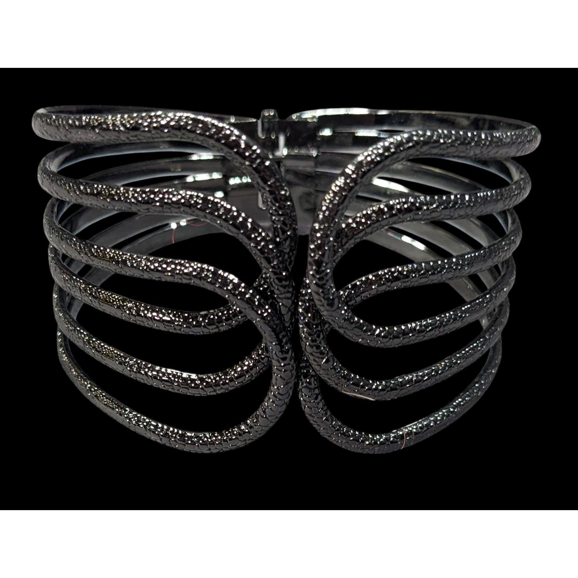 Other Gothic Gunmetal Tone Textured Loop Clamper Bracelet Size ONE SIZE - 1 Thumbnail