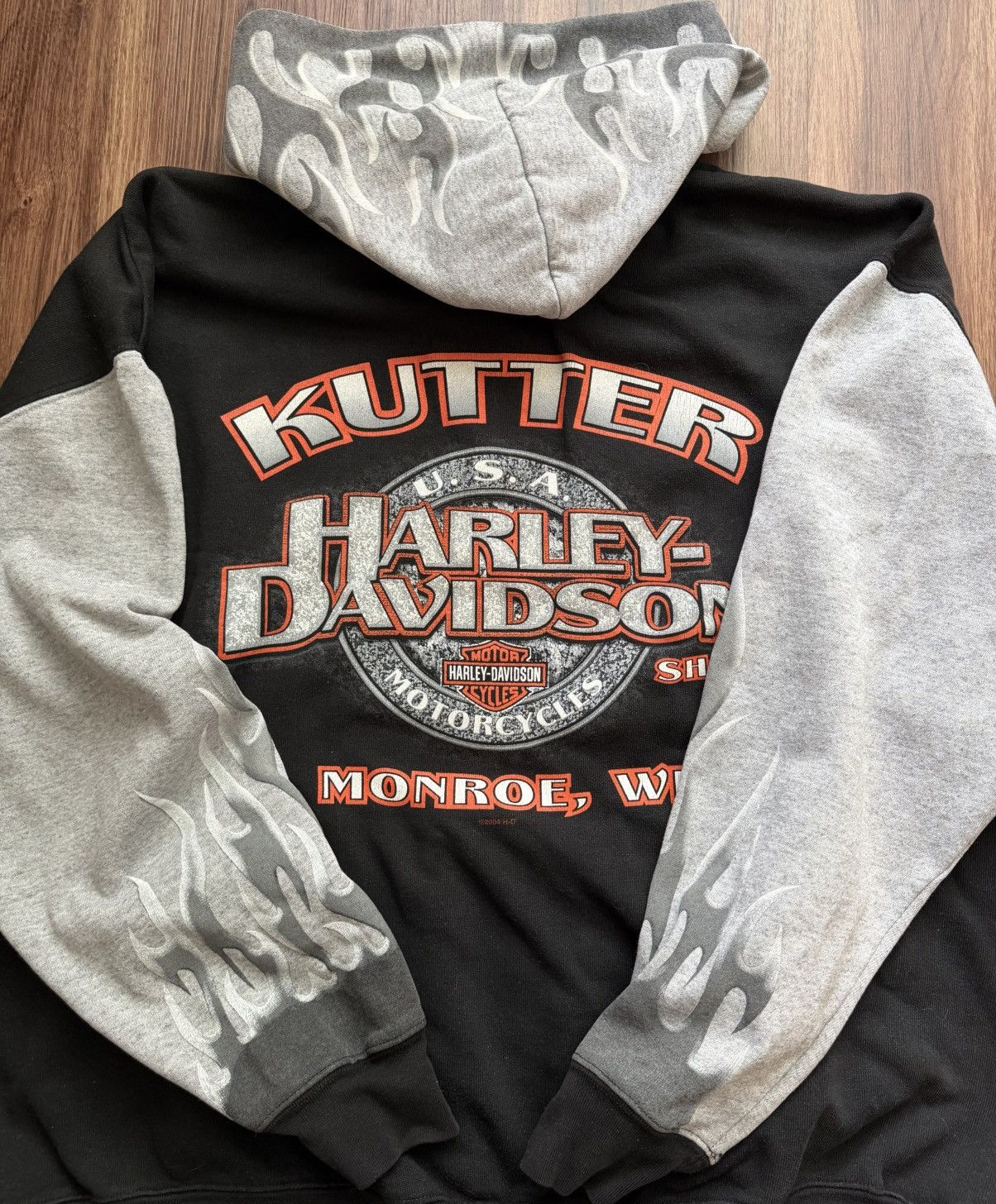 Harley Davidson Vintage Harley Davidson 2-Tone Flame Hoodie Sweater Size M/L Size US L / EU 52-54 / 3 - 1 Thumbnail