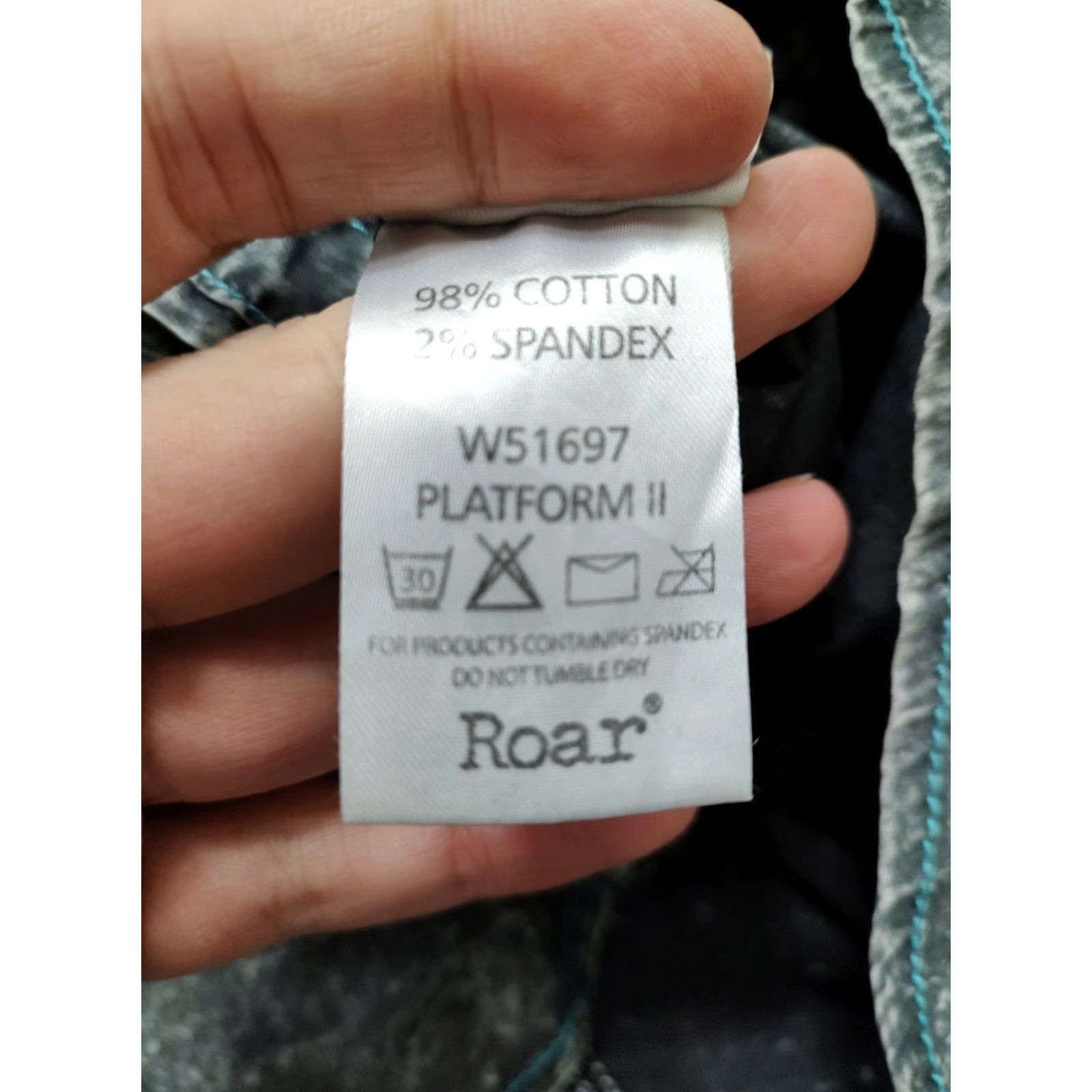 Roar Roar Shirt Mens Medium Faded Gray Embroidered Cross Long Sleeve Button Up Rock Size US M / EU 48-50 / 2 - 5 Thumbnail