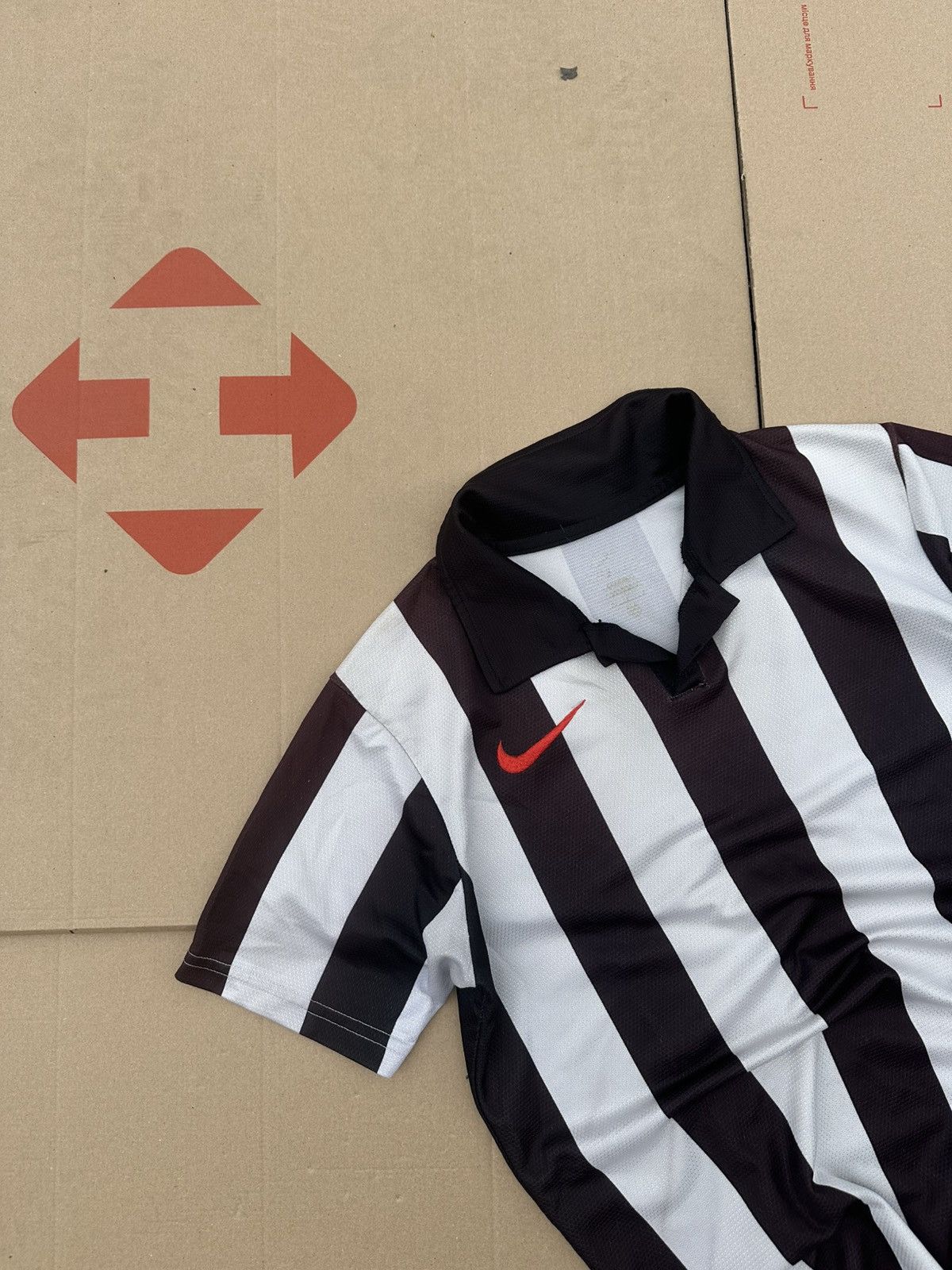 Nike × Vintage Vintage Nike Striped Soccer Jersey Y2K Football Style Size US M / EU 48-50 / 2 - 3 Thumbnail