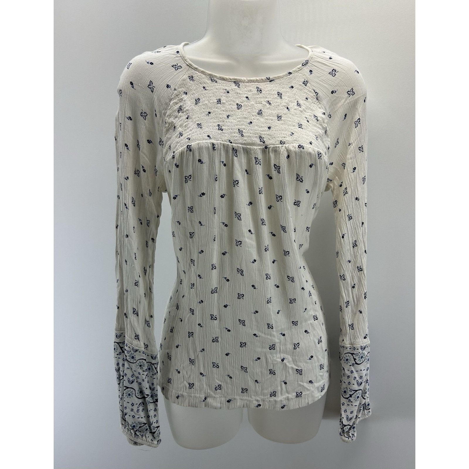 Old Navy Old Navy Women’s Blouse M White & Blue Floral Boho Peasant Size M / US 6-8 / IT 42-44 - 5 Thumbnail