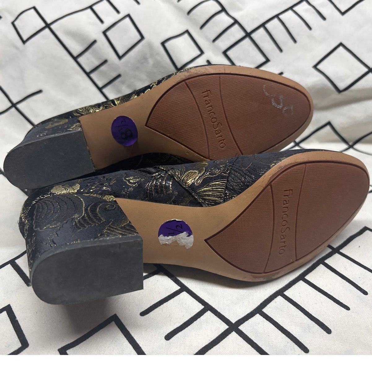 Franco Sarto Franco Sarto Jubilee 2 Tapestry Brocade Paisley Booties Size US 8.5 / IT 38.5 - 6 Thumbnail