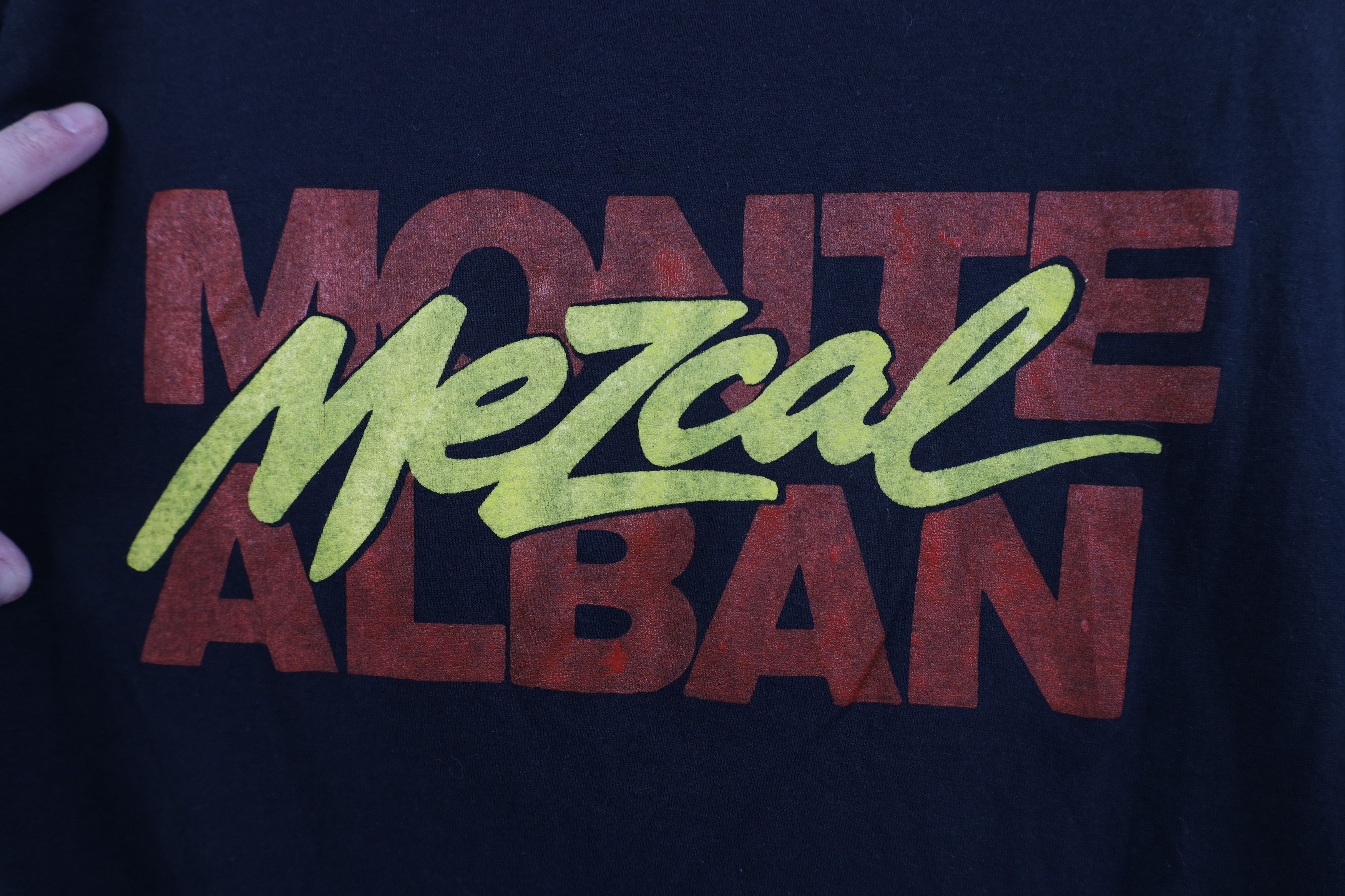 Vintage Vintage 80s 90s Alban Mezcal Tequila Worm T-Shirt Black USA Size US L / EU 52-54 / 3 - 11 Thumbnail