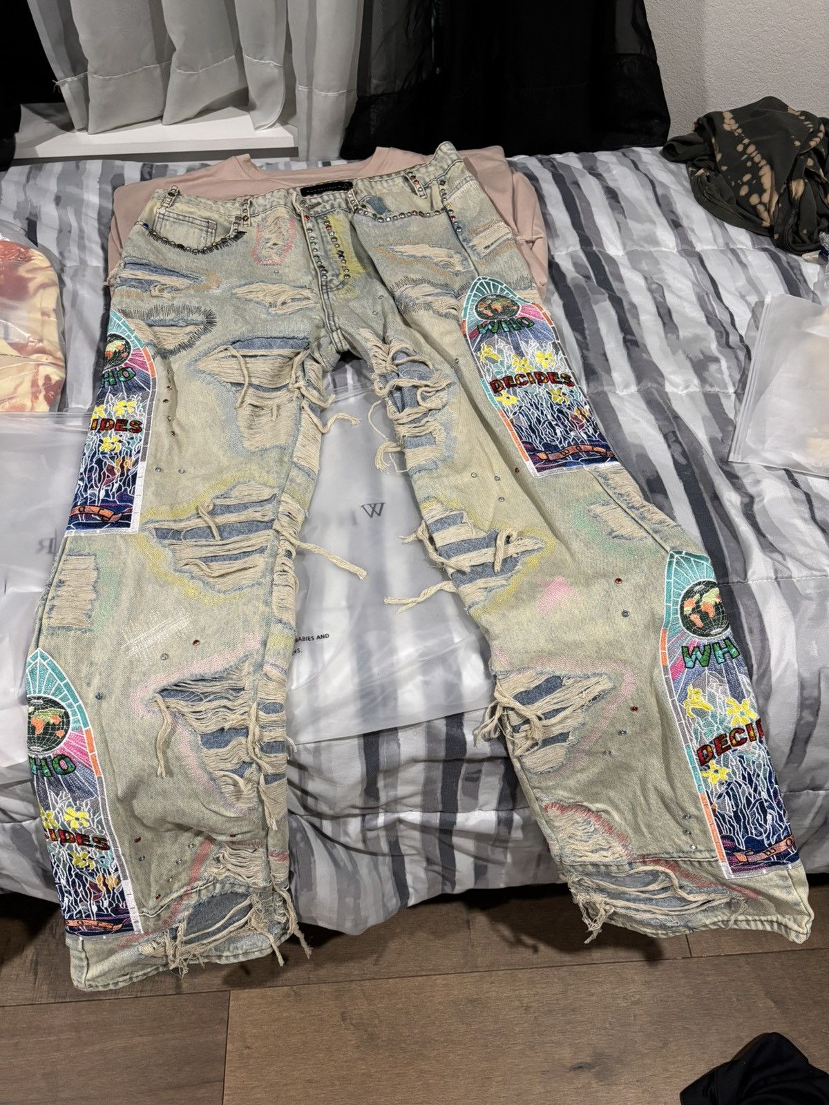 Who Decides War Ev Bravado Who Decides War Stud Distressed Denim Size US 36 / EU 52 - 2 Thumbnail