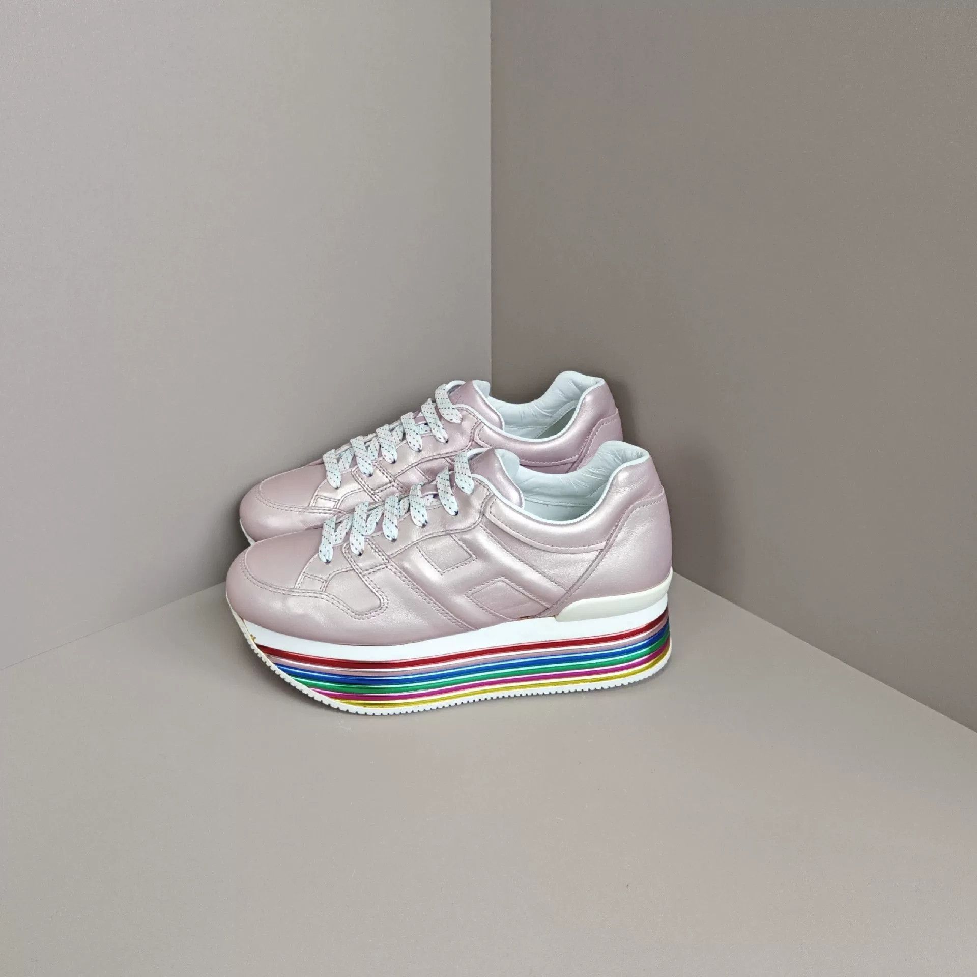Hogan Hogan Retro Lowtop Sneakers us_7 Women Size US 7 / IT 37 - 1 Thumbnail