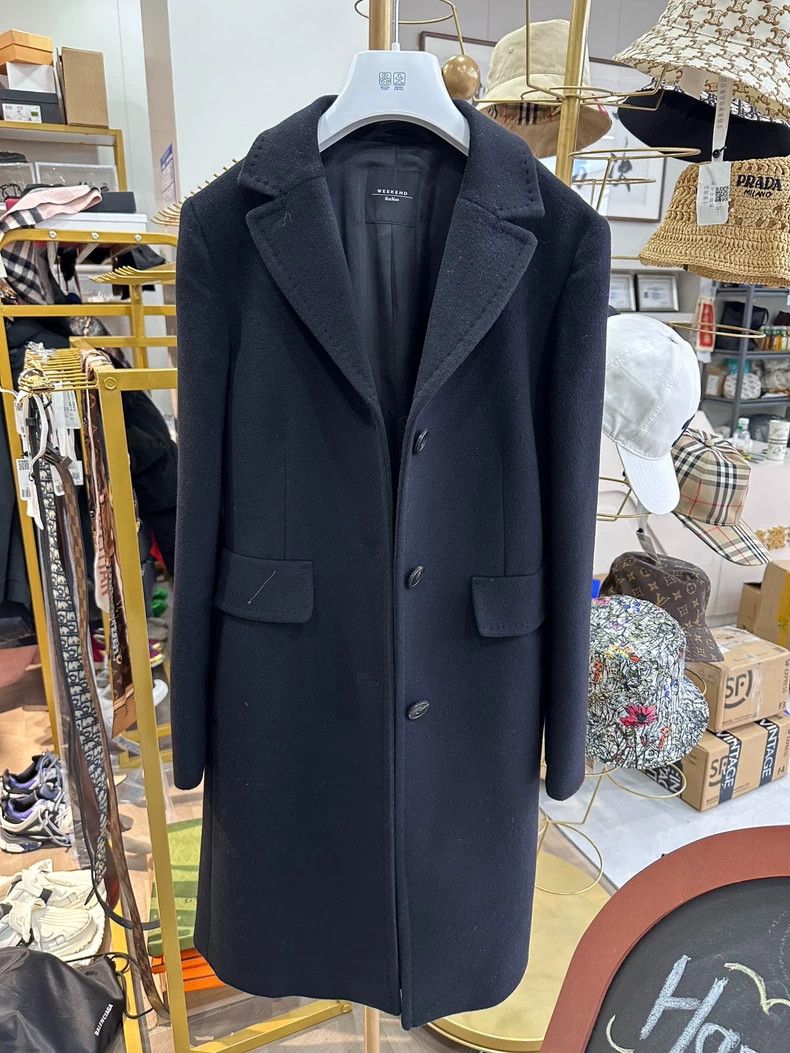 Max Mara Max Mara black cashmere coat Size M / US 6-8 / IT 42-44 - 1 Thumbnail