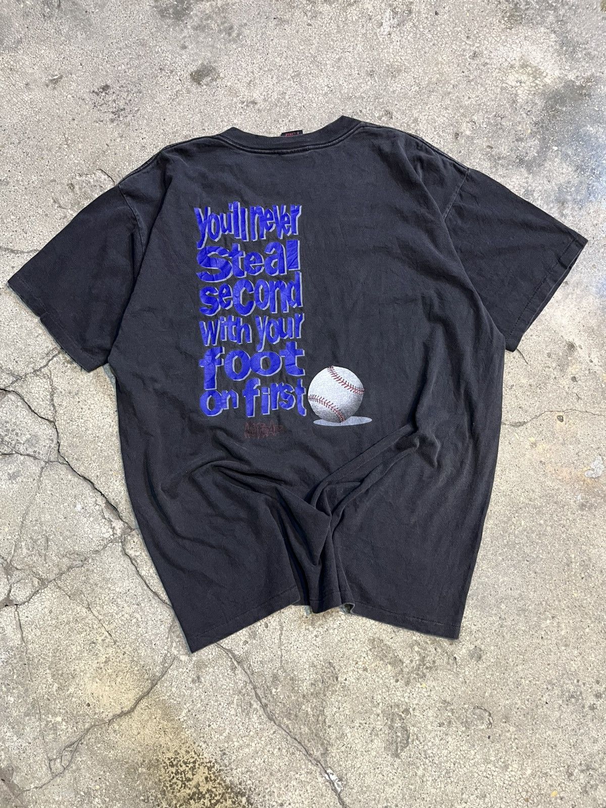 RARE Vintage No fear big logo spell out backhit 90s USA tee