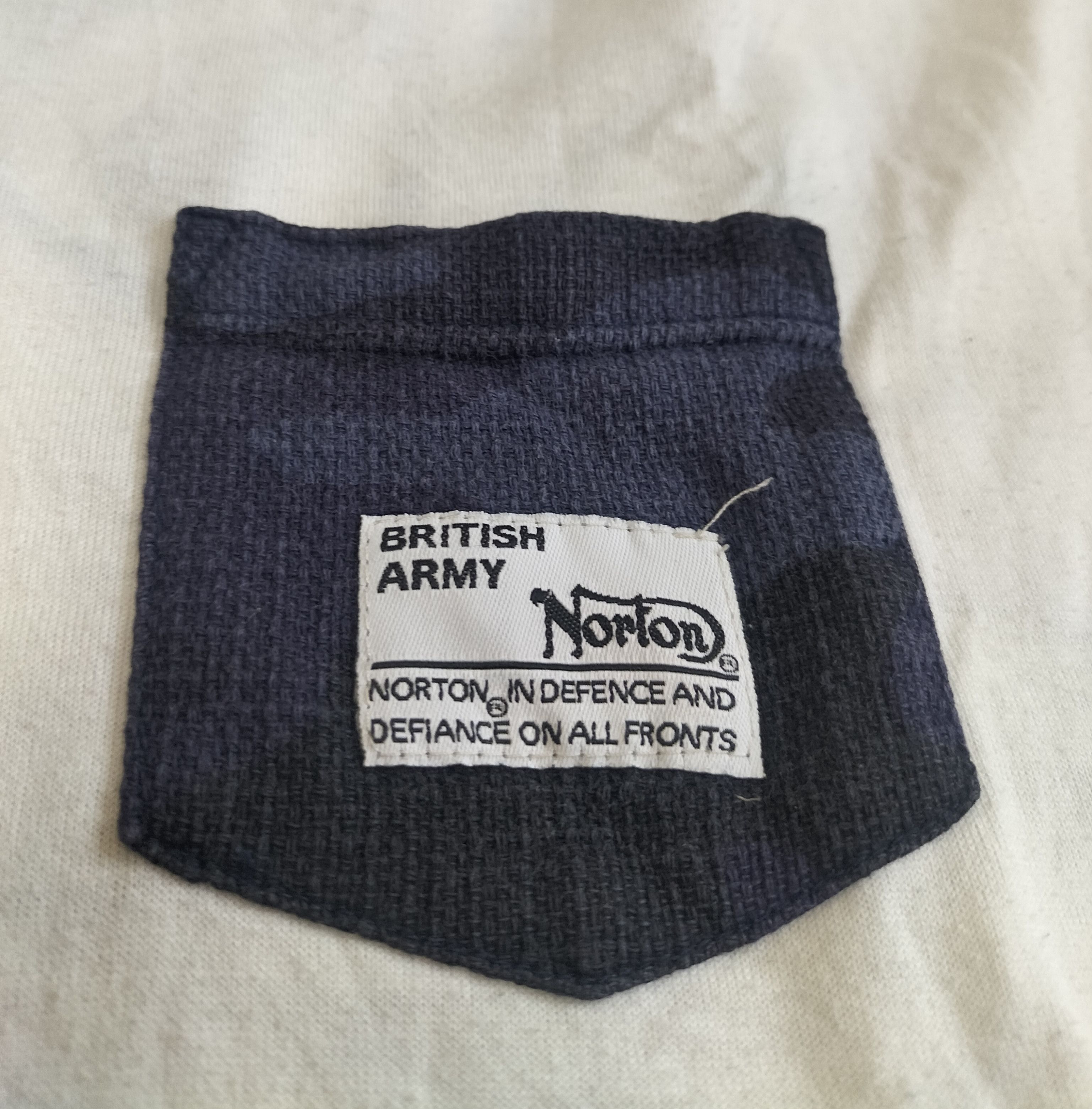 Norton Norton British army v-neck tshirt Size US M / EU 48-50 / 2 - 5 Thumbnail
