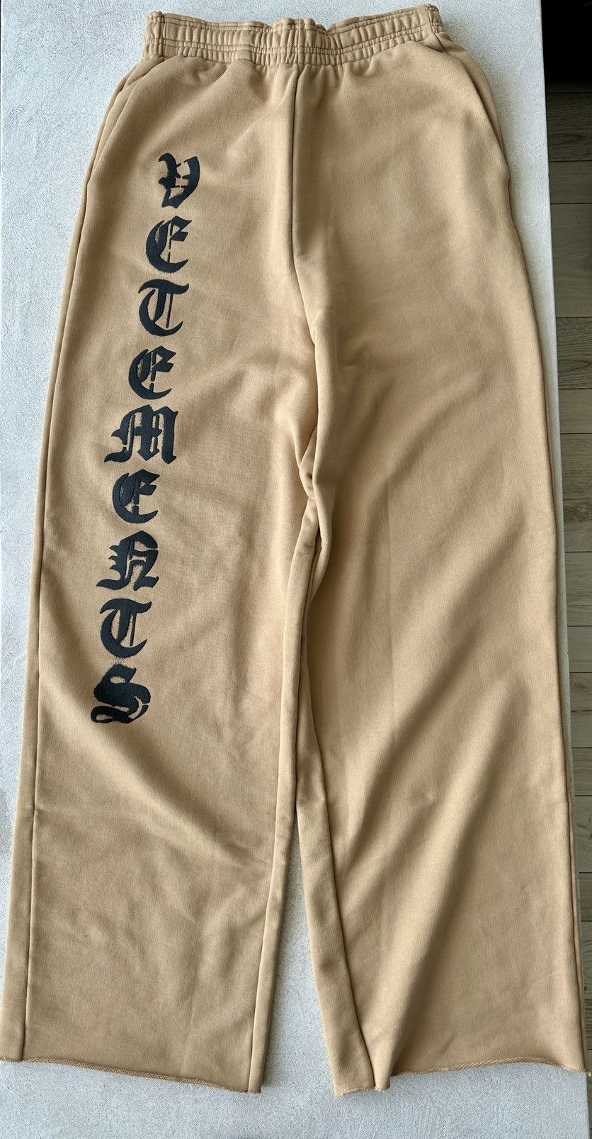 Vetements Vetements Anarchy Wide Leg Sweatpants Caramel S Fits L-XL Size US 34 / EU 50 - 1 Thumbnail