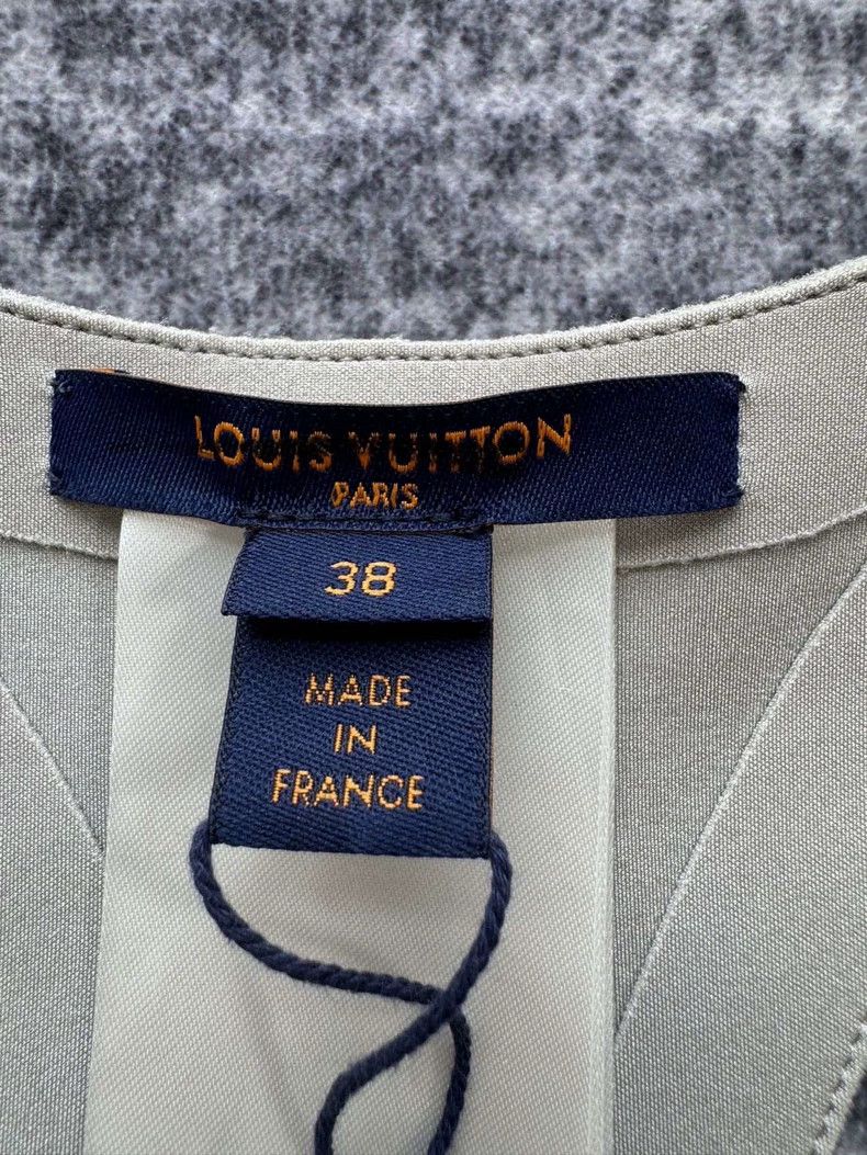 Louis Vuitton Louis Vuitton Alphabet Ribbon Yoga Vest Size XS / US 0-2 / IT 36-38 - 4 Thumbnail