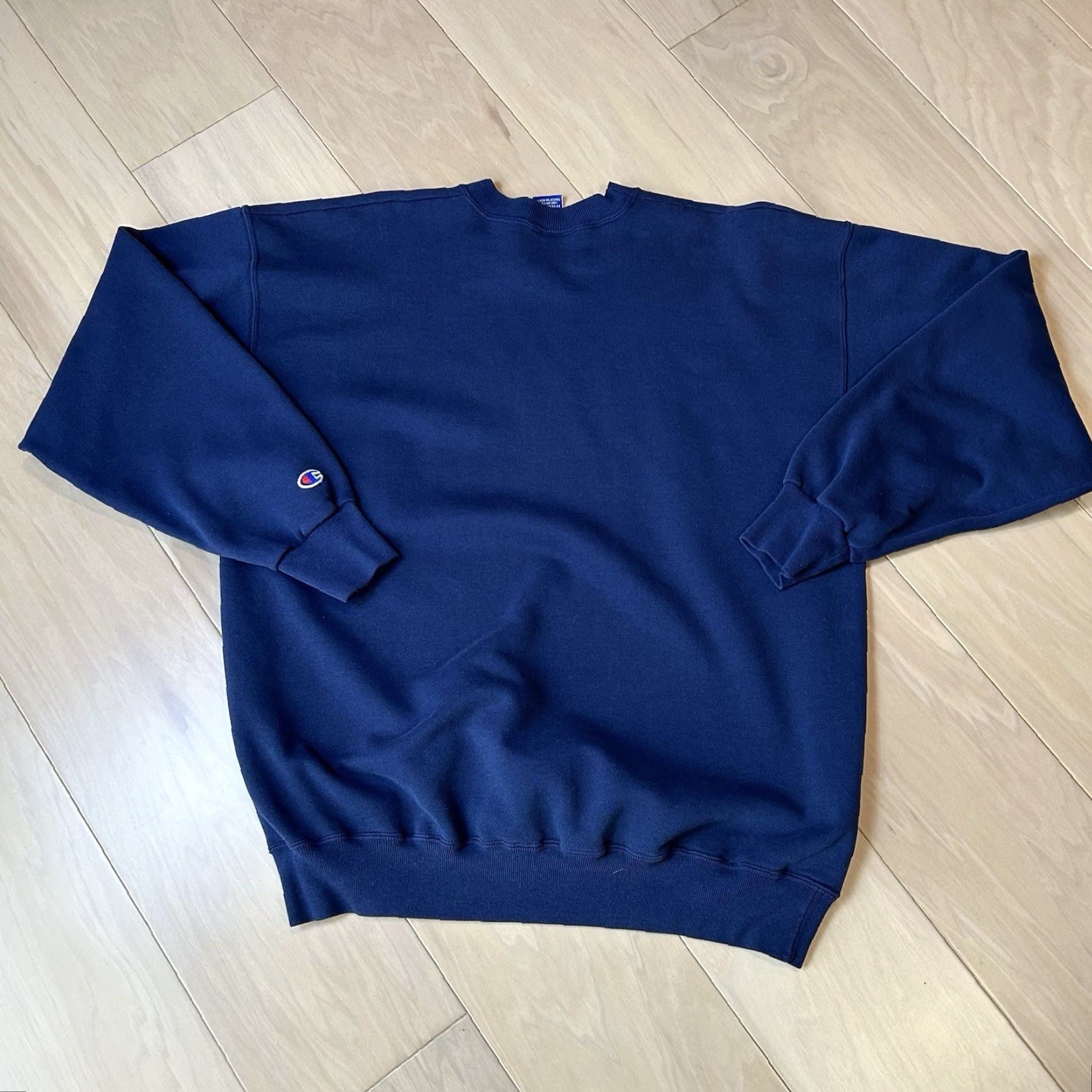 Champion VINTAGE Champion Sweatshirt Crew Neck Long Sleeve XL Men Blue Solid Graphic Print College 90s University Gym & Training Size US XL / EU 56 / 4 - 3 Thumbnail