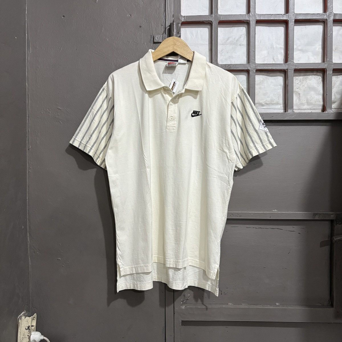 Nike Vtg Nike suprem court polo shirt Size US L / EU 52-54 / 3 - 1 Thumbnail