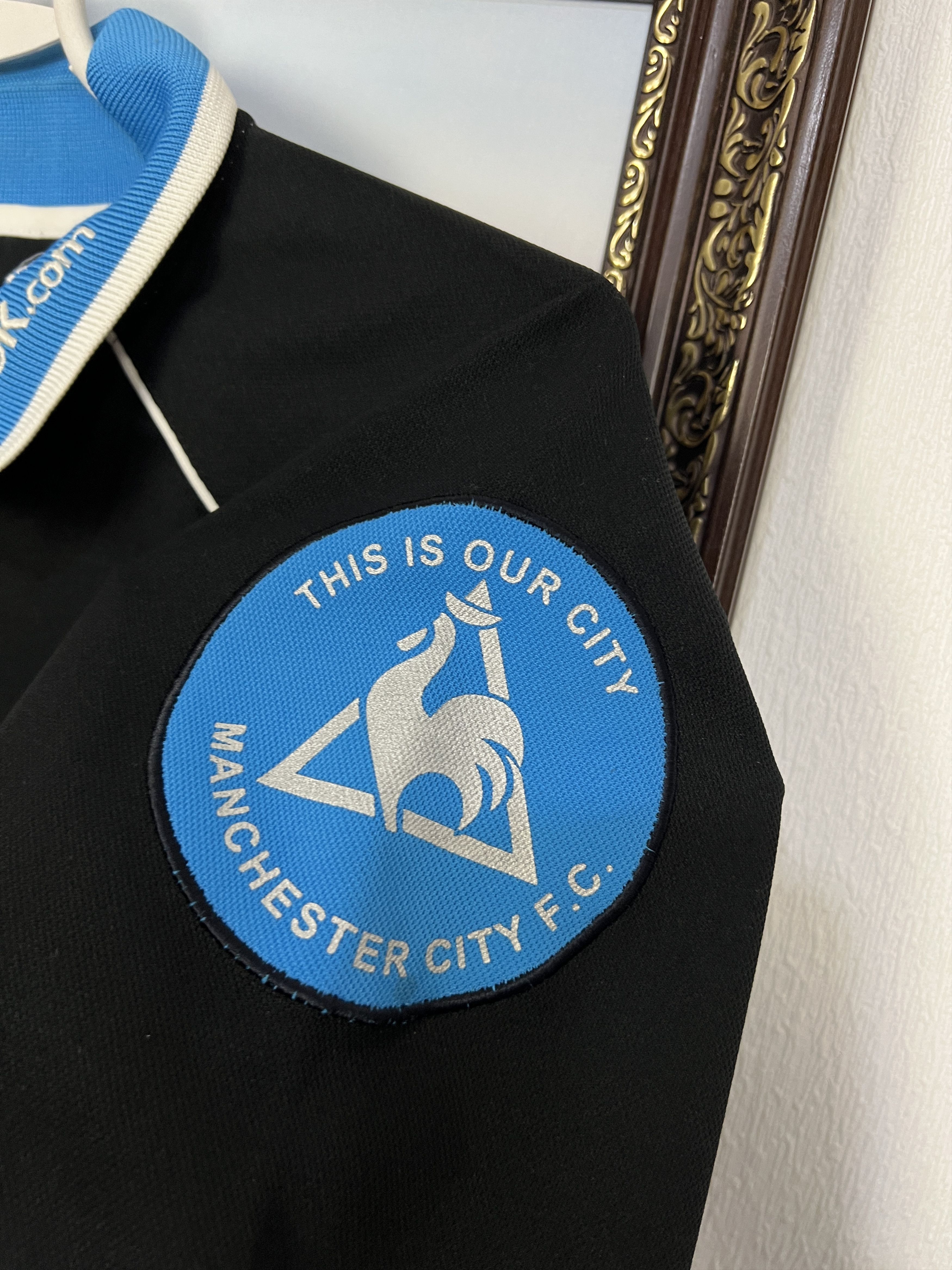Le Coq Sportif Vintage 2000's Manchester City Football Train Polo Shirt Size US XL / EU 56 / 4 - 4 Thumbnail