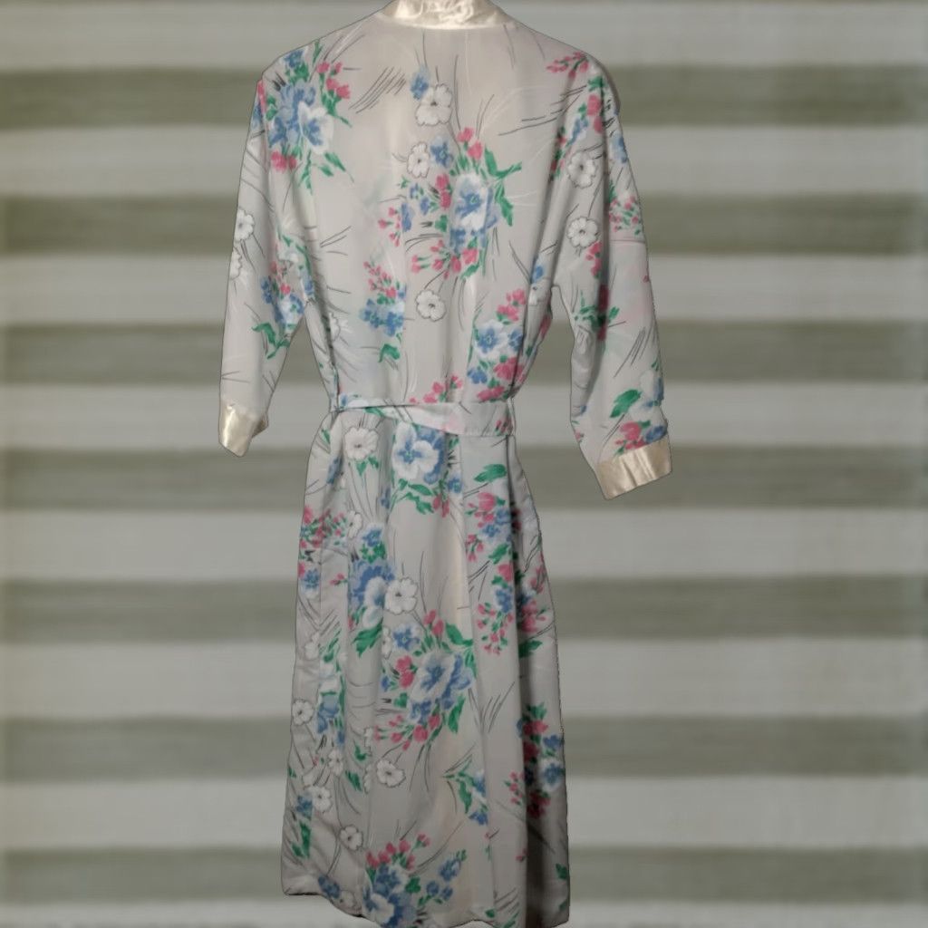 Vintage VINTAGE Appel Robe White Pastel Floral Satin Trim Belted Grannycore Cottage Open Neck Long Sleeve Cotton Blend Retro Size ONE SIZE - 1 Thumbnail