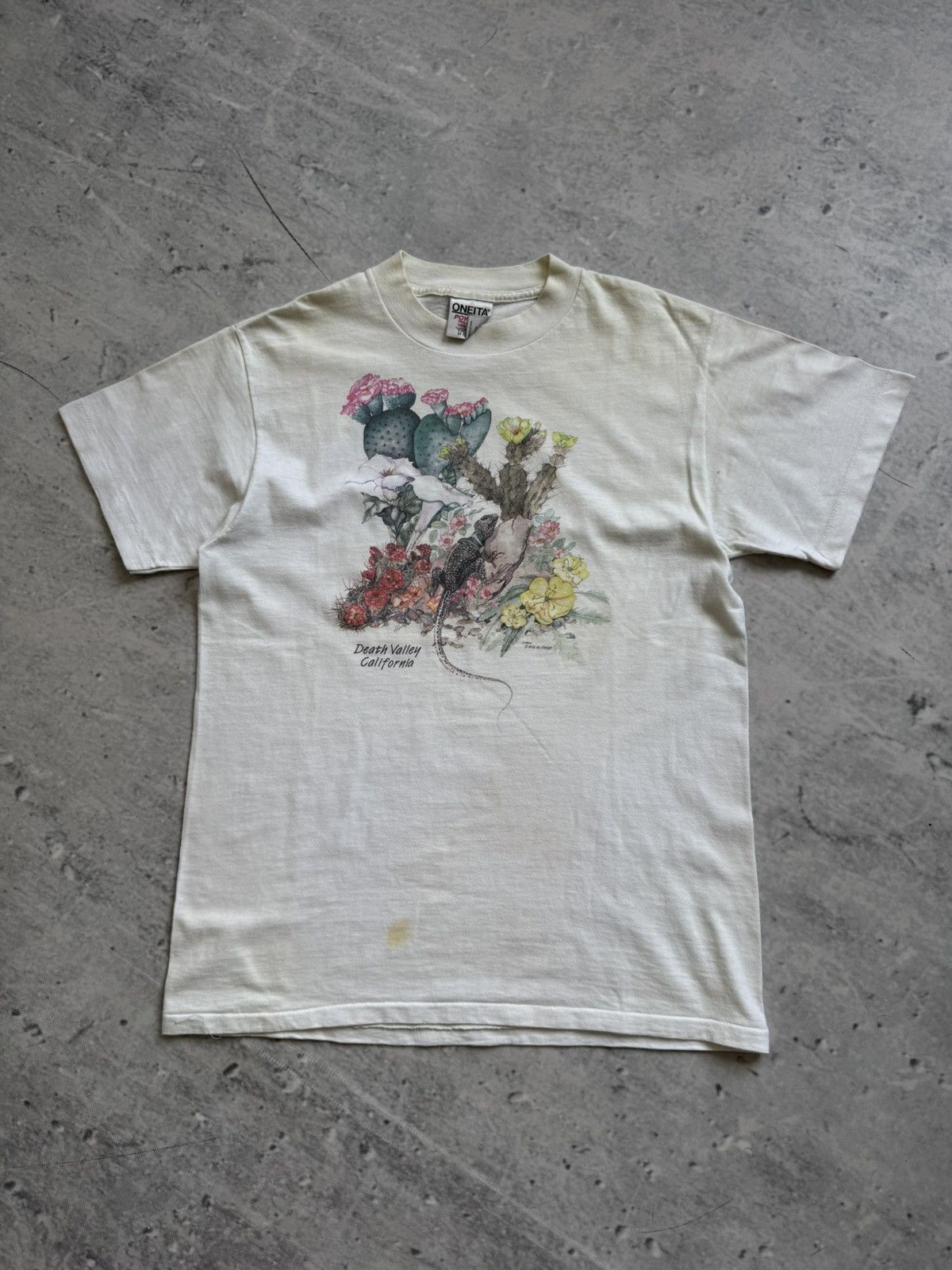Other × Vintage Vintage USED Oneita power tee death Valley Animal Size US M / EU 48-50 / 2 - 1 Thumbnail