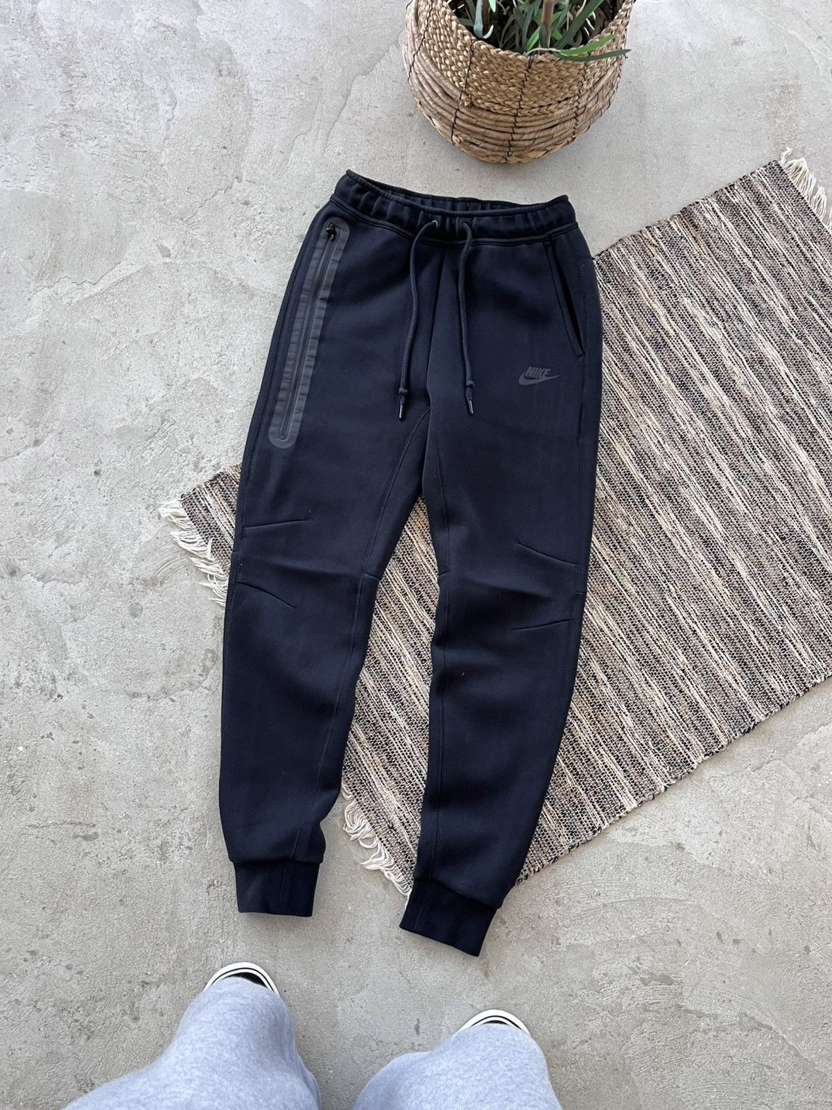 Nike Vintage Nike TechFleece Black Sweatpants Drill Y2K Slim fit Size US 28 / EU 44 - 1 Thumbnail