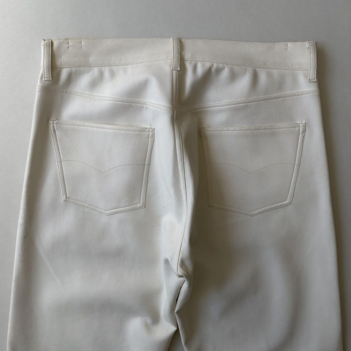 Helmut Lang 1980s Sample White Vegan Leather Pants Size US 30 / EU 46 - 16 Thumbnail