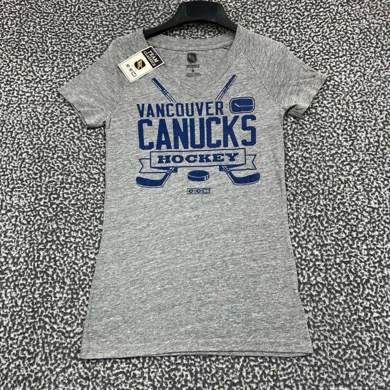Ccm Vancouver Canucks Shirt Women NHL Short Sleeve V-Neck New S Size S / US 4 / IT 40 - 1 Thumbnail