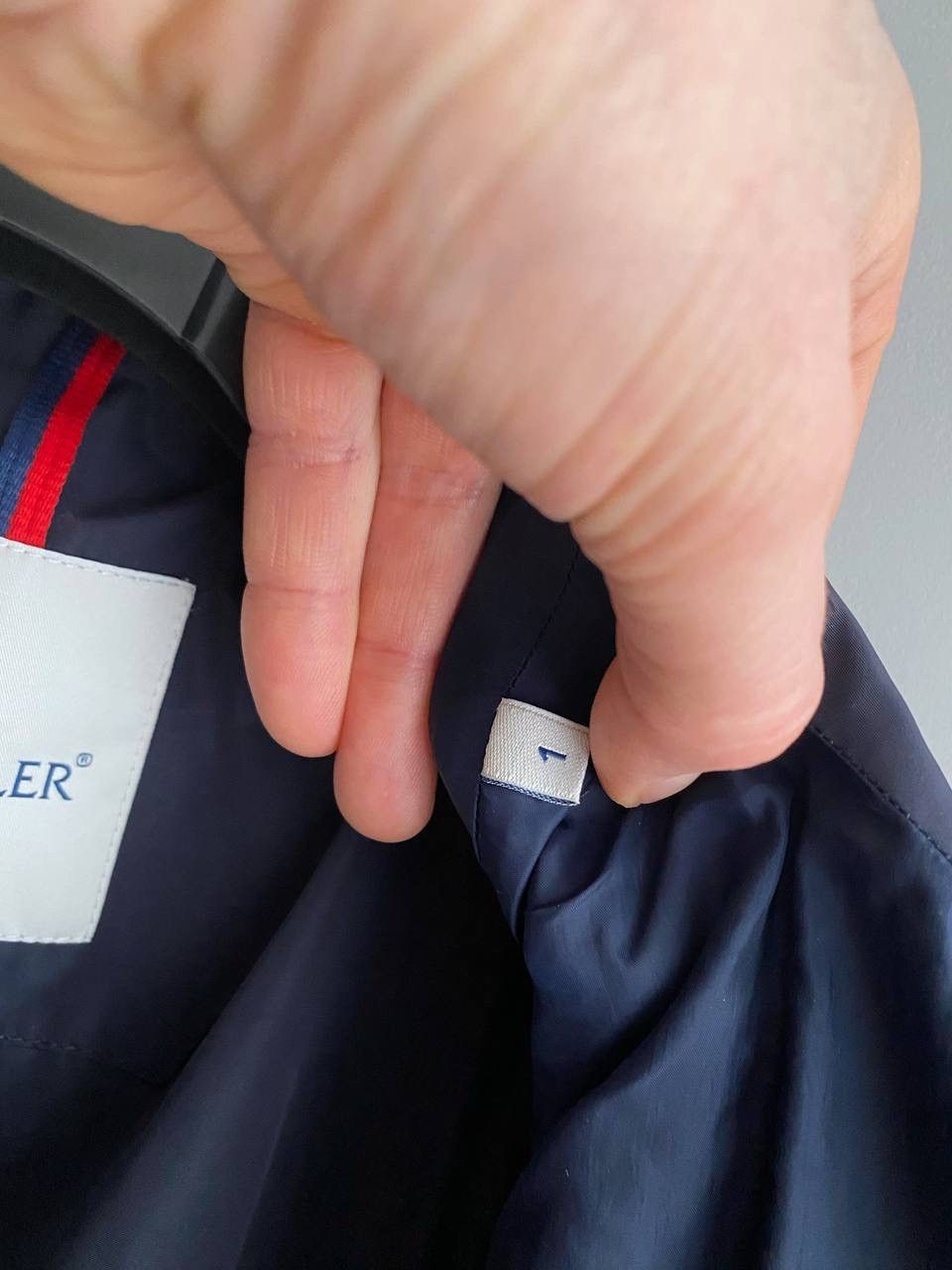Moncler Moncler Axelle Giubbotto Women's Light Jacket, Size 1 / S Size S / US 4 / IT 40 - 20 Thumbnail