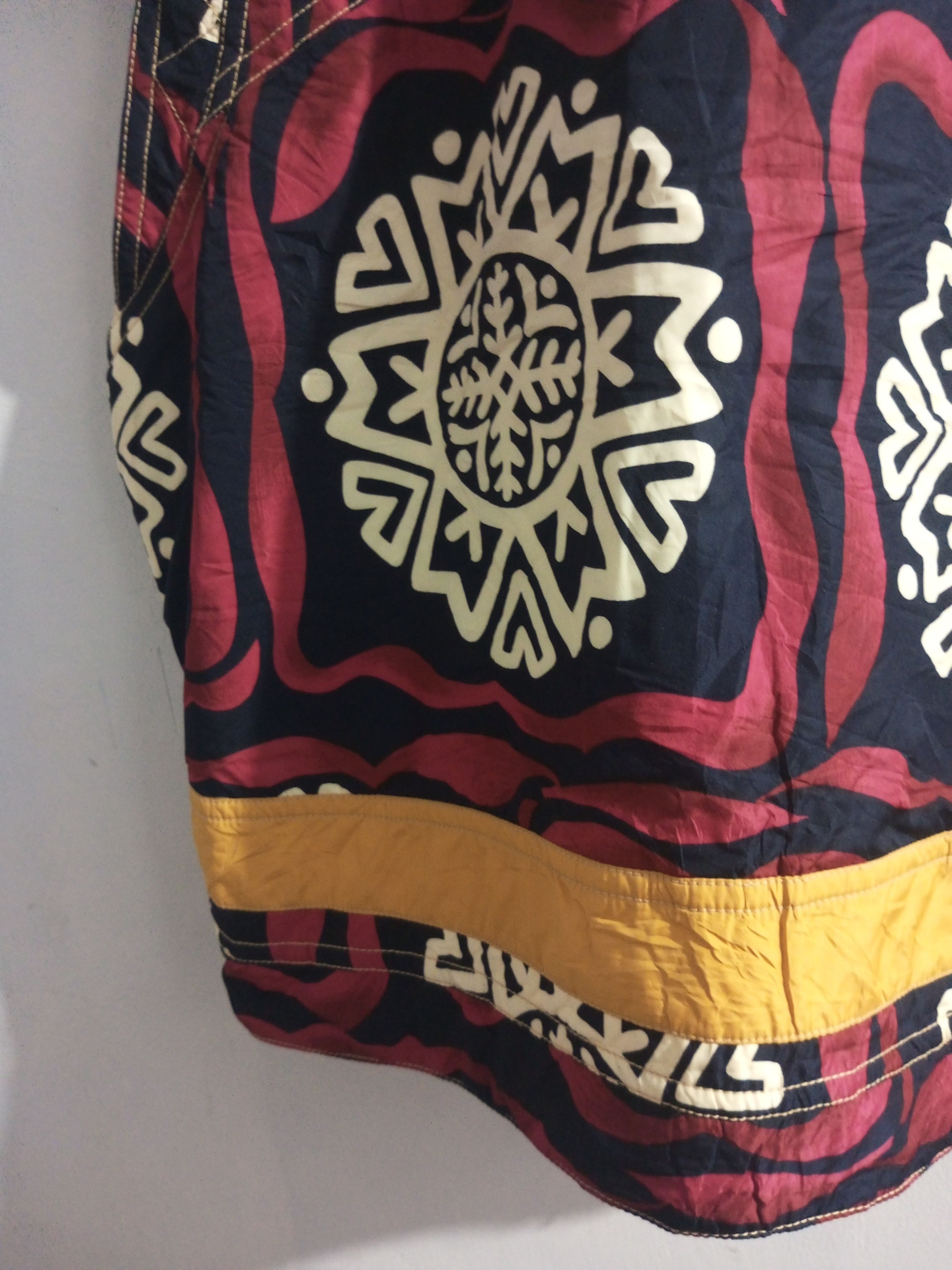 Japanese Brand Vintage Bvlgari art full print vest Size US L / EU 52-54 / 3 - 10 Thumbnail