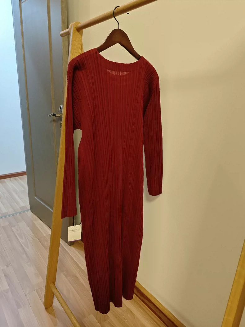 Issey Miyake Issey Miyake size:2 Red pleated dress Size S / US 4 / IT 40 - 1 Thumbnail