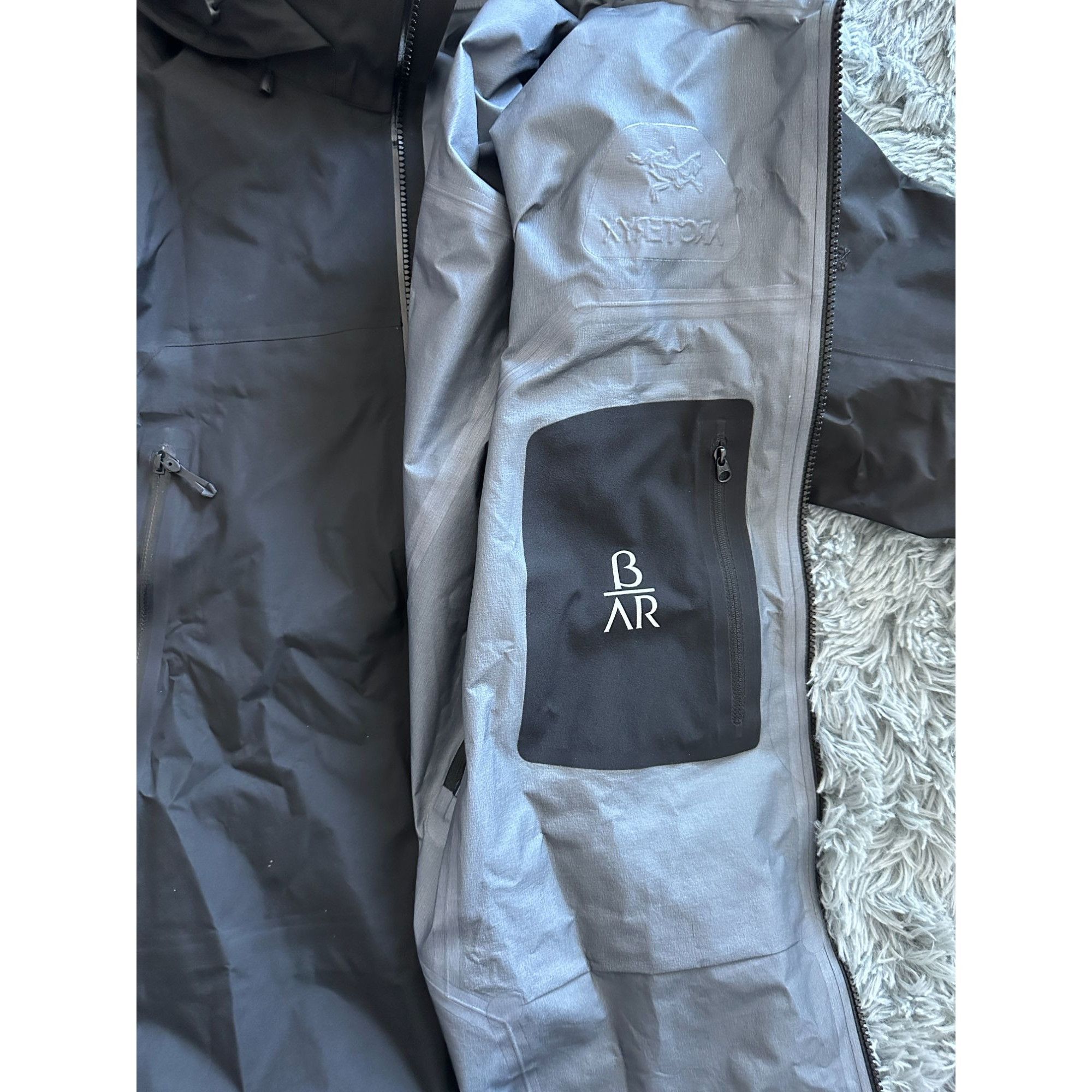 Arc'teryx Arcteryx Arc'teryx beta AR Gore-Tex Pro Weatherproof Jacket Size M / US 6-8 / IT 42-44 - 10 Thumbnail